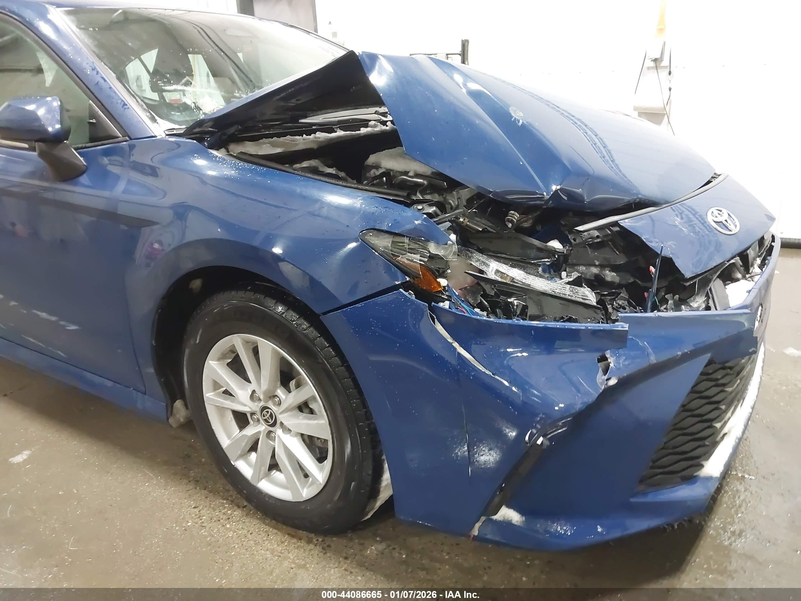TOYOTA CAMRY image 6
