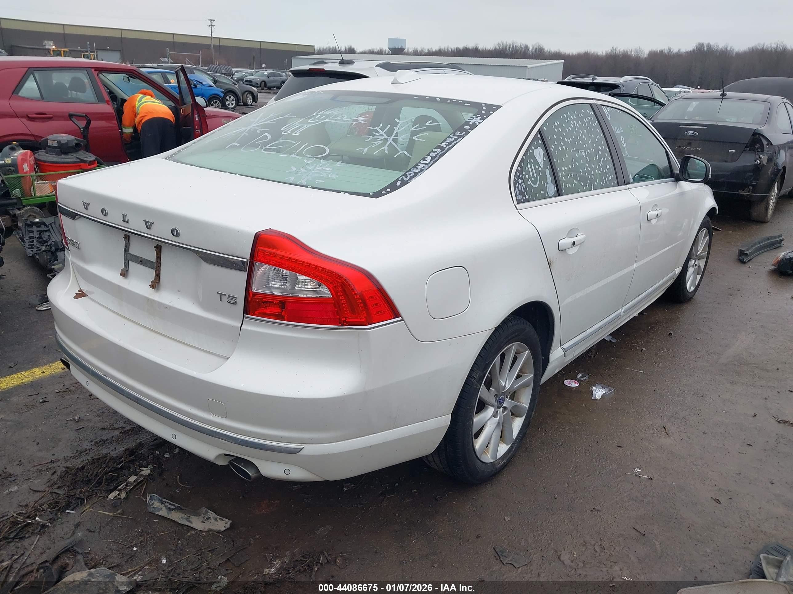 VOLVO S80 image 4