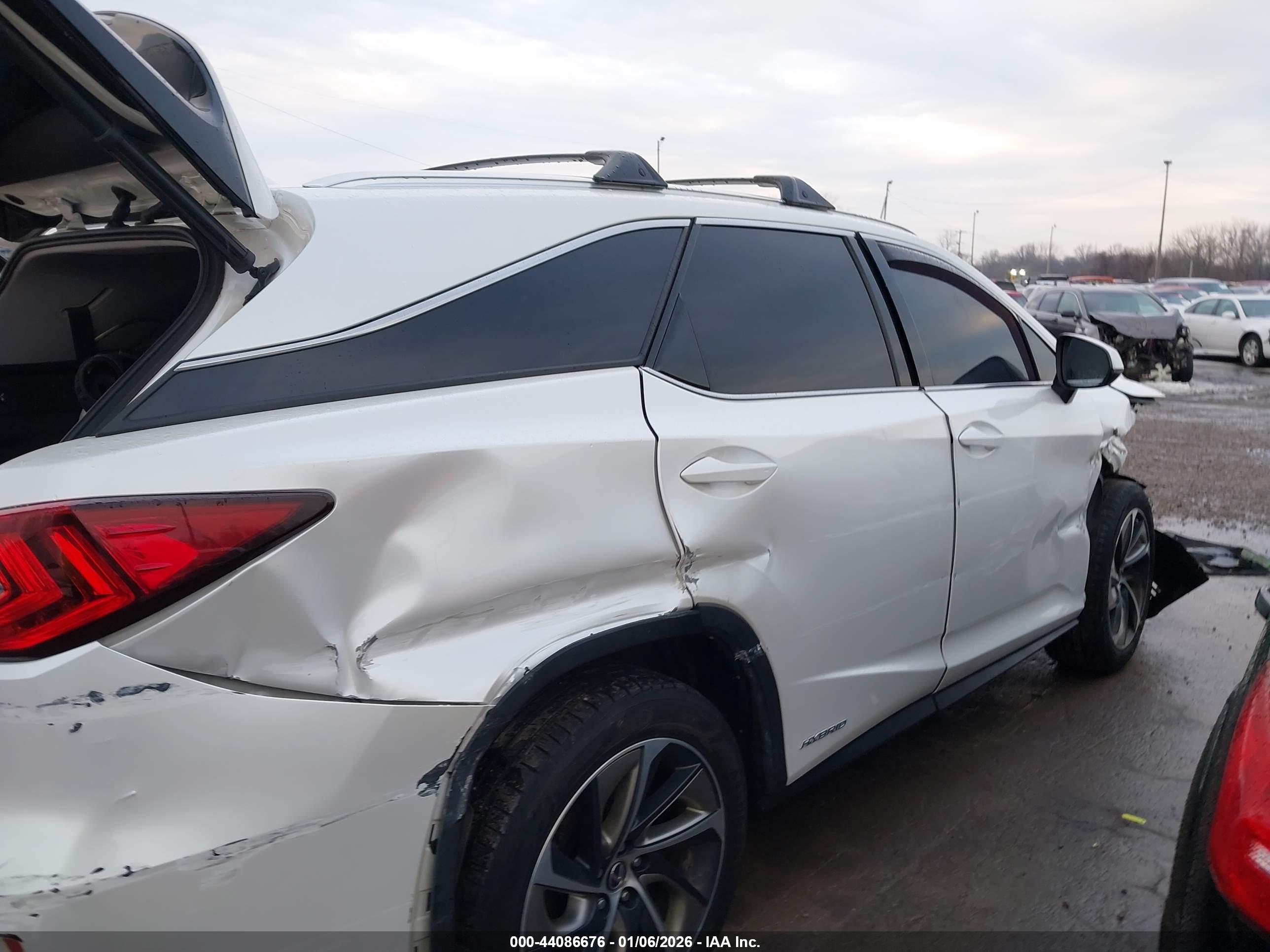 LEXUS RX image 6