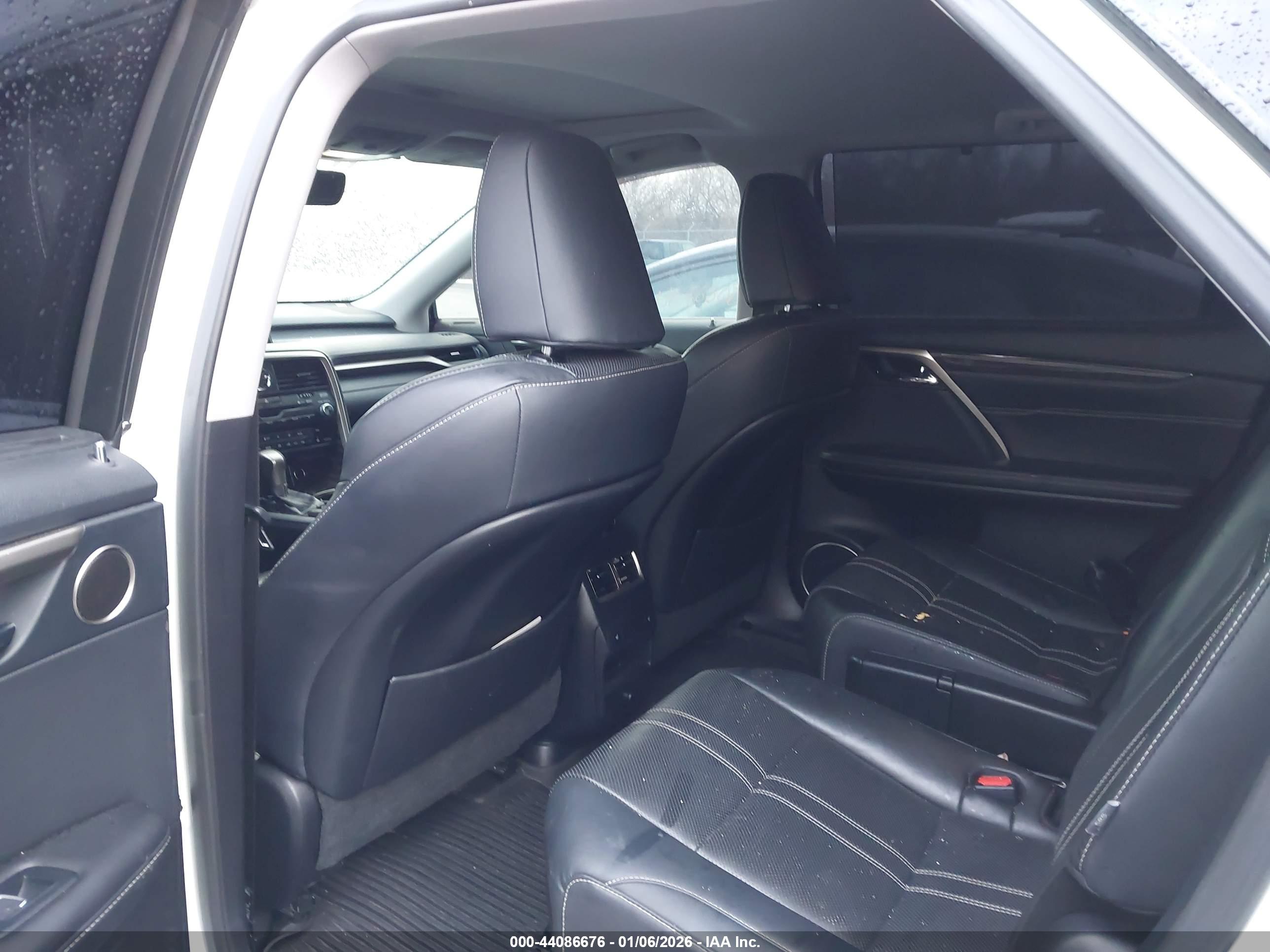 LEXUS RX image 8