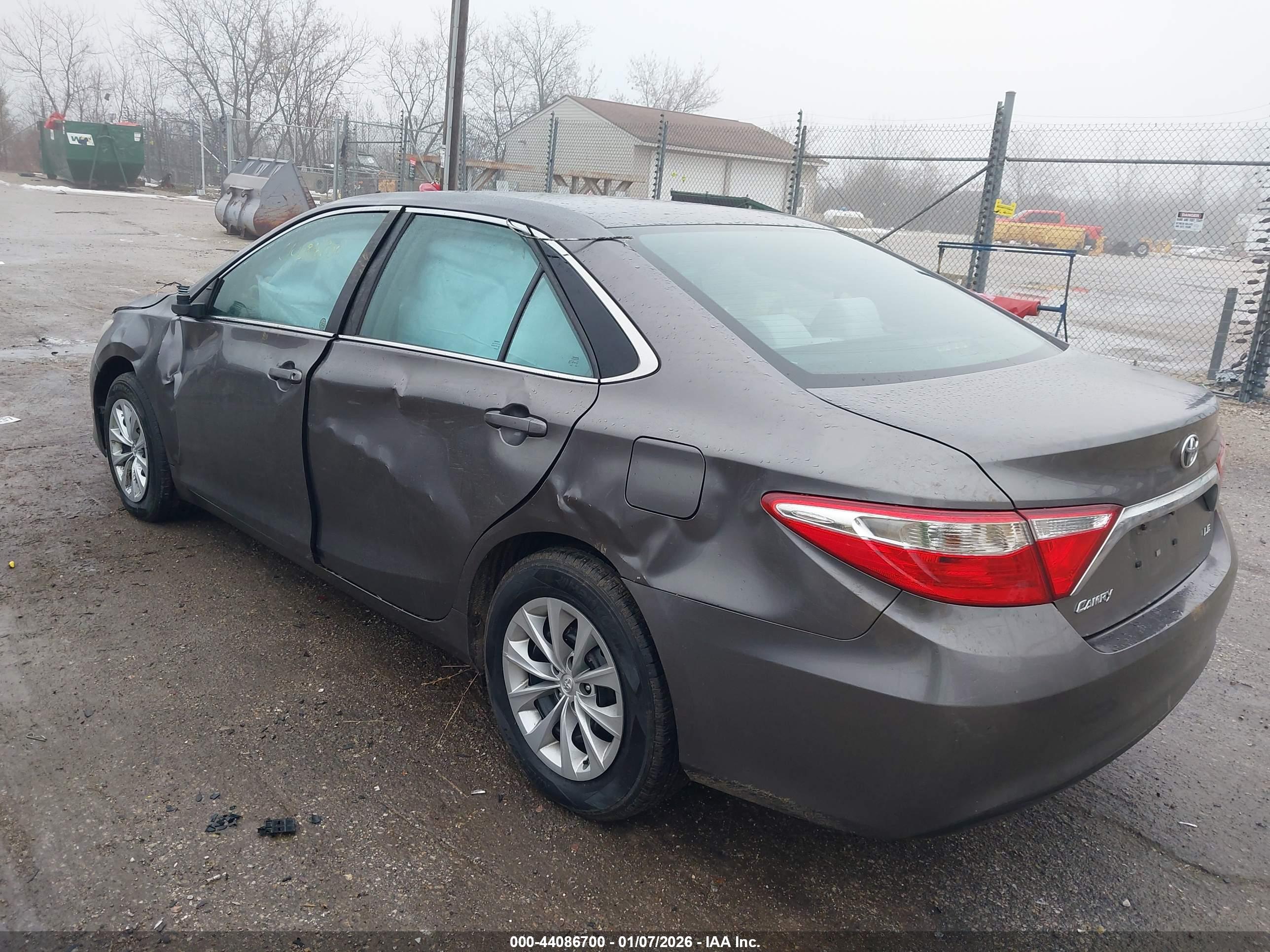 TOYOTA CAMRY image 3
