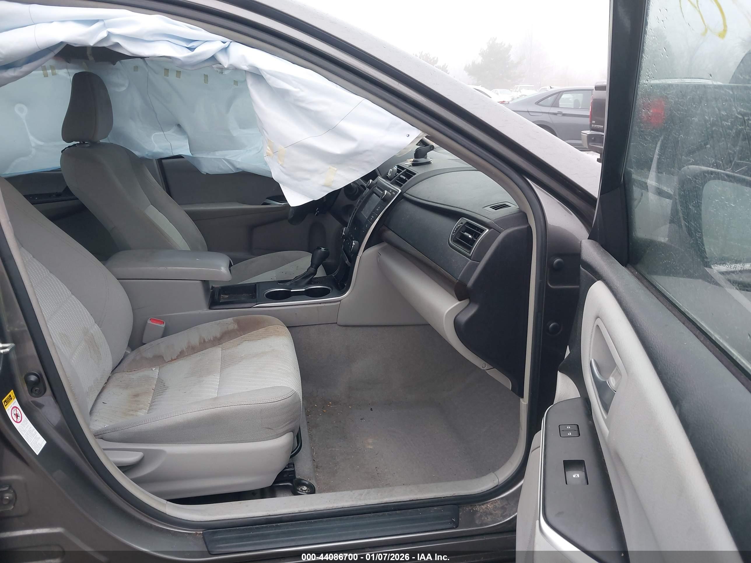 TOYOTA CAMRY image 5