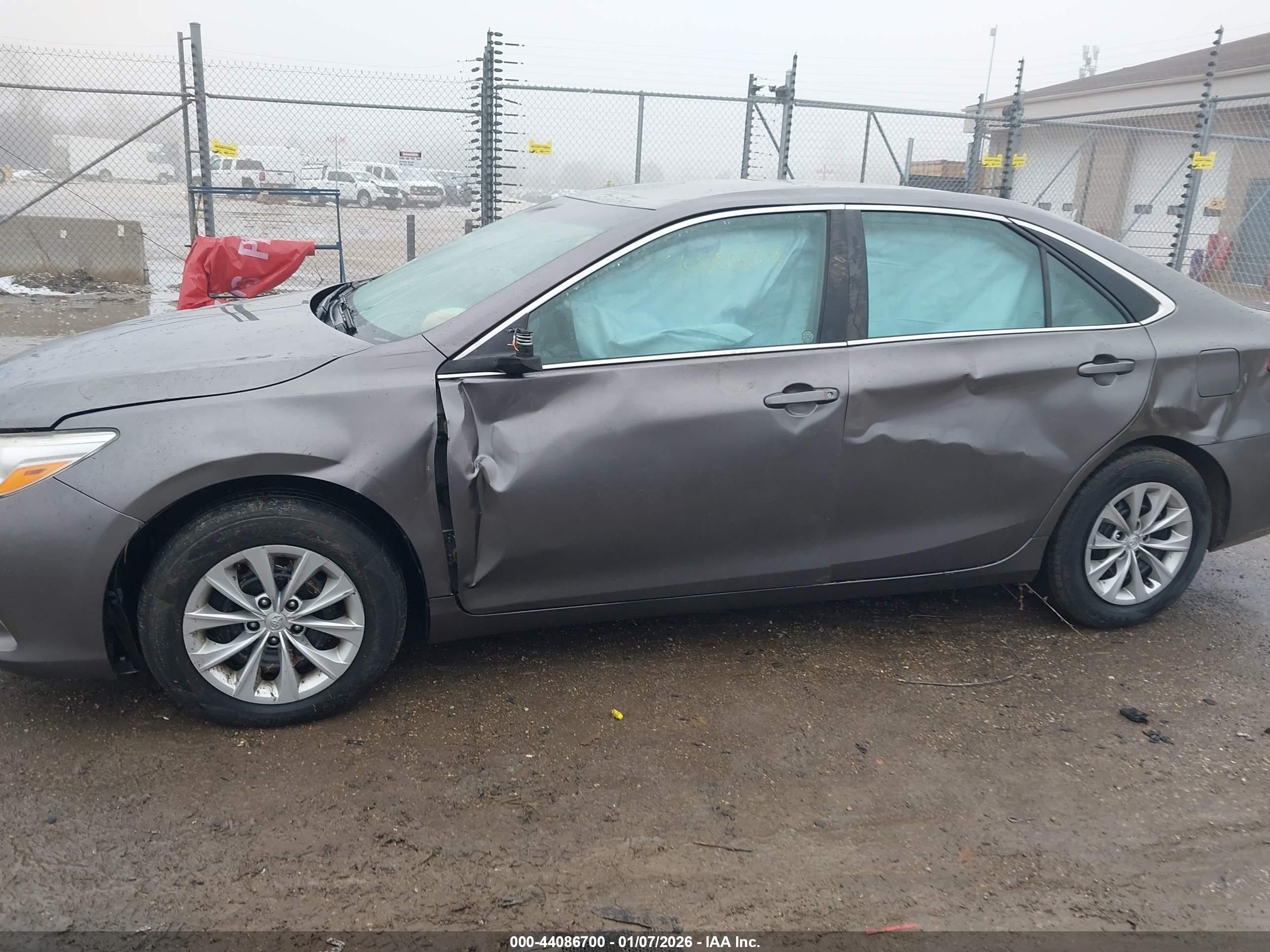 TOYOTA CAMRY image 6