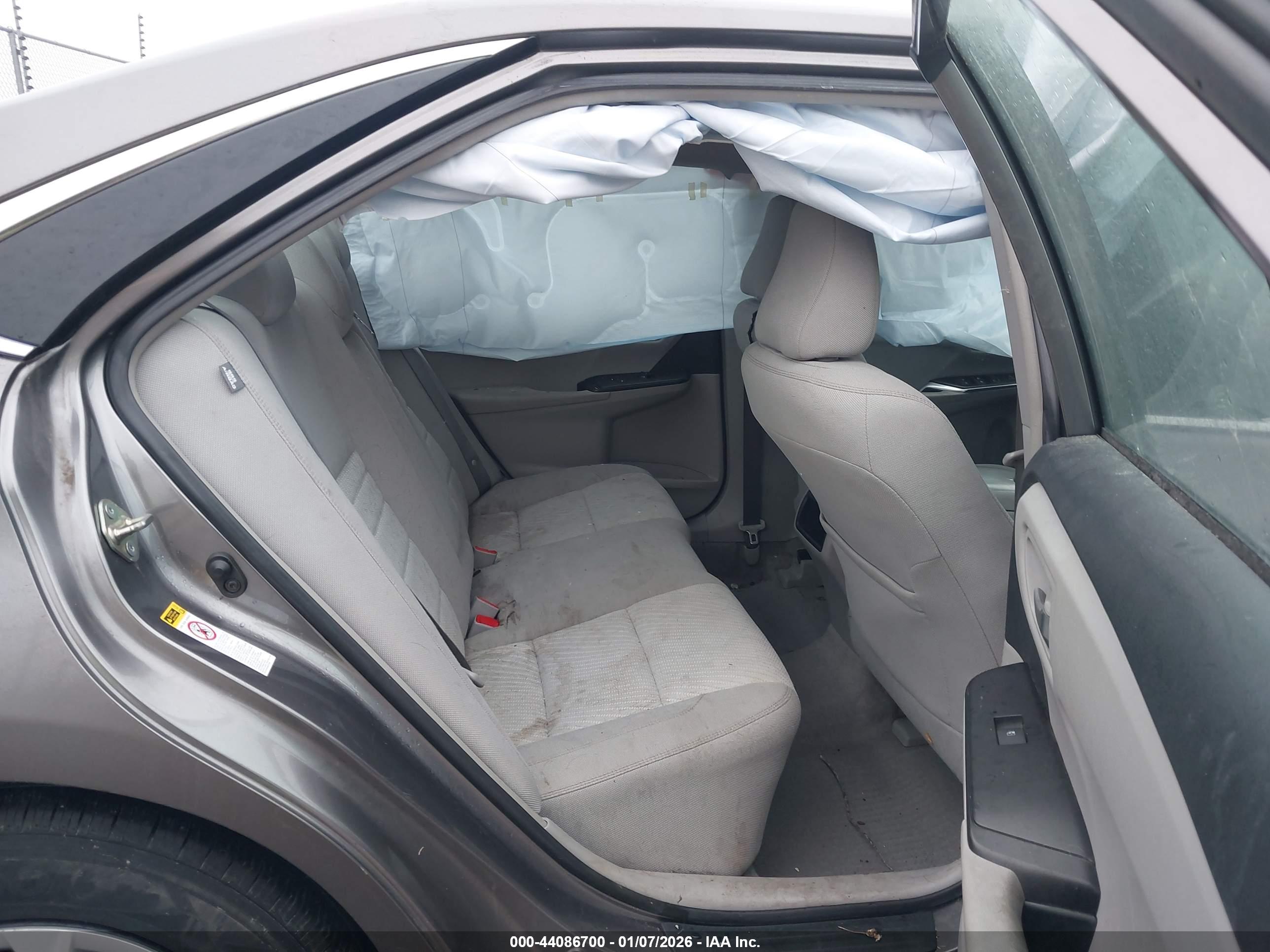 TOYOTA CAMRY image 8