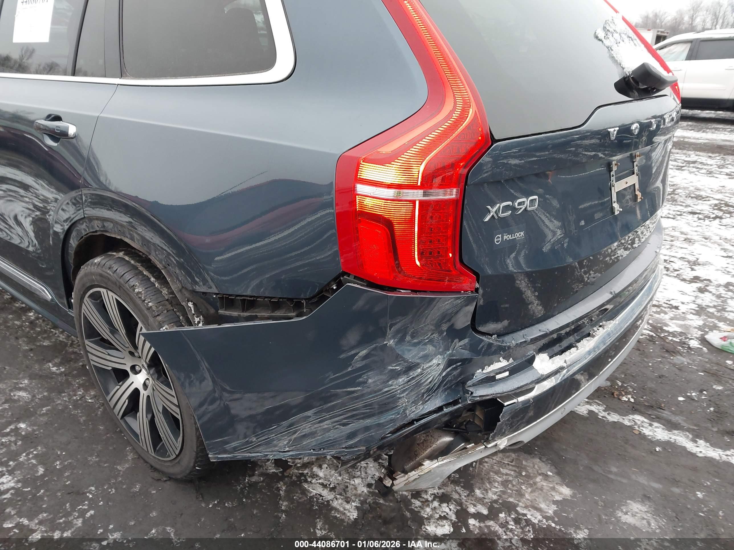 VOLVO XC90 image 6