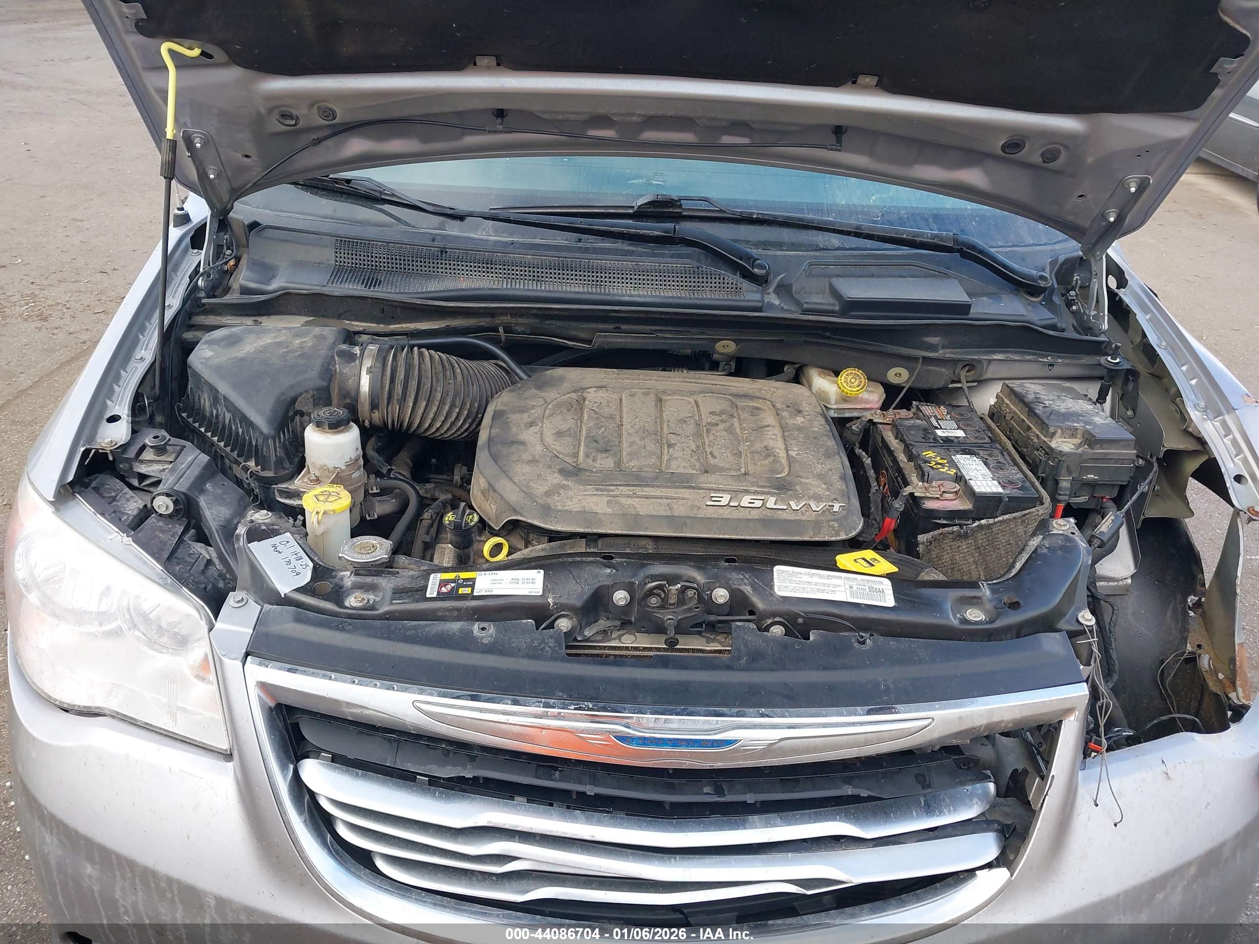 CHRYSLER TOWN image 10