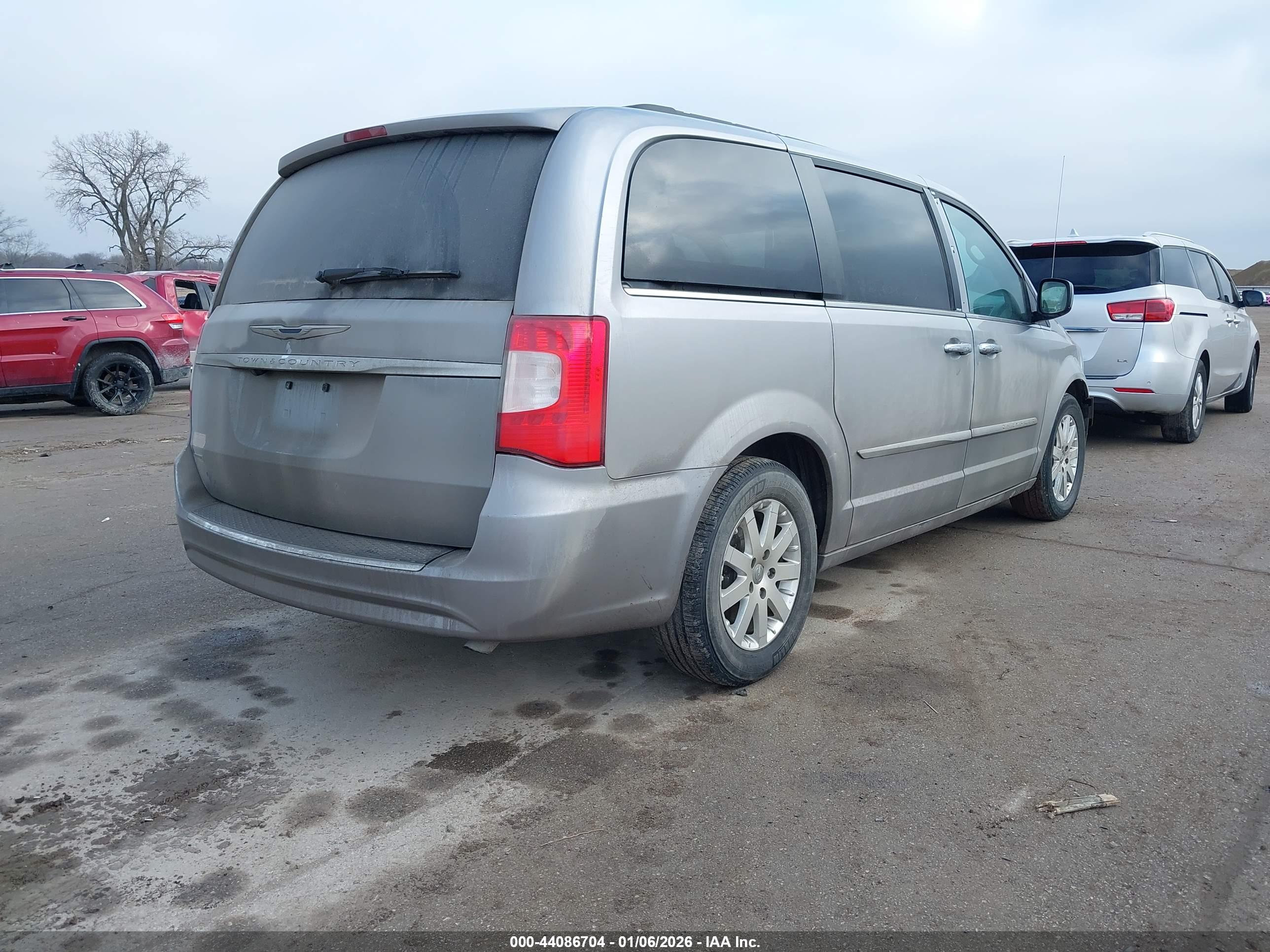 CHRYSLER TOWN image 4