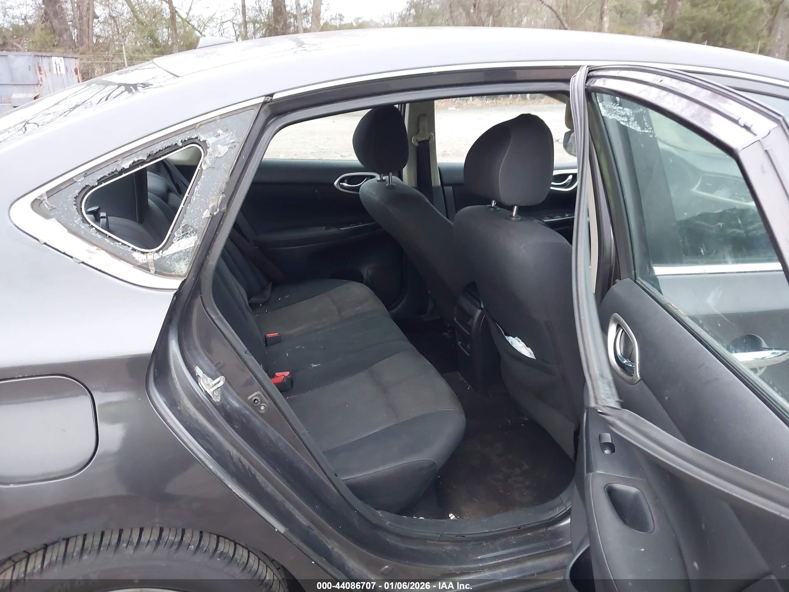 NISSAN SENTRA image 8