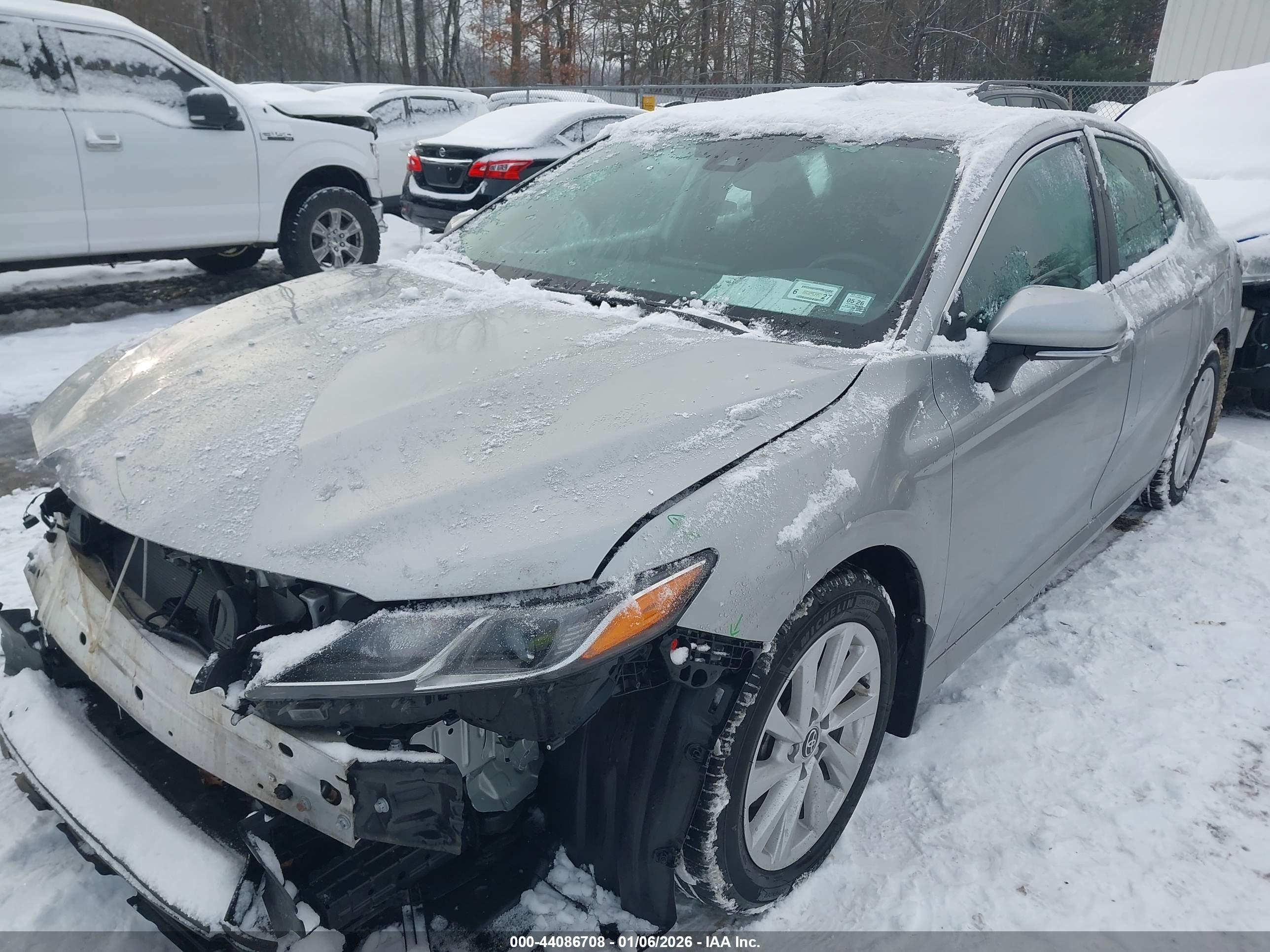 TOYOTA CAMRY image 2