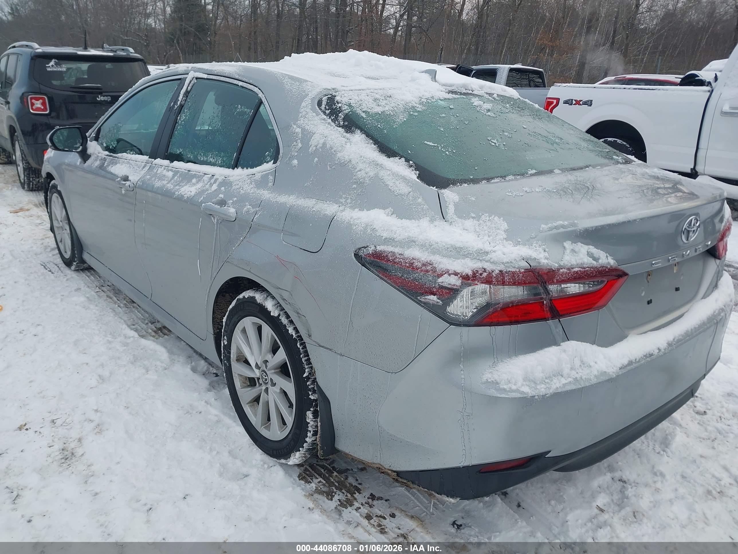 TOYOTA CAMRY image 3