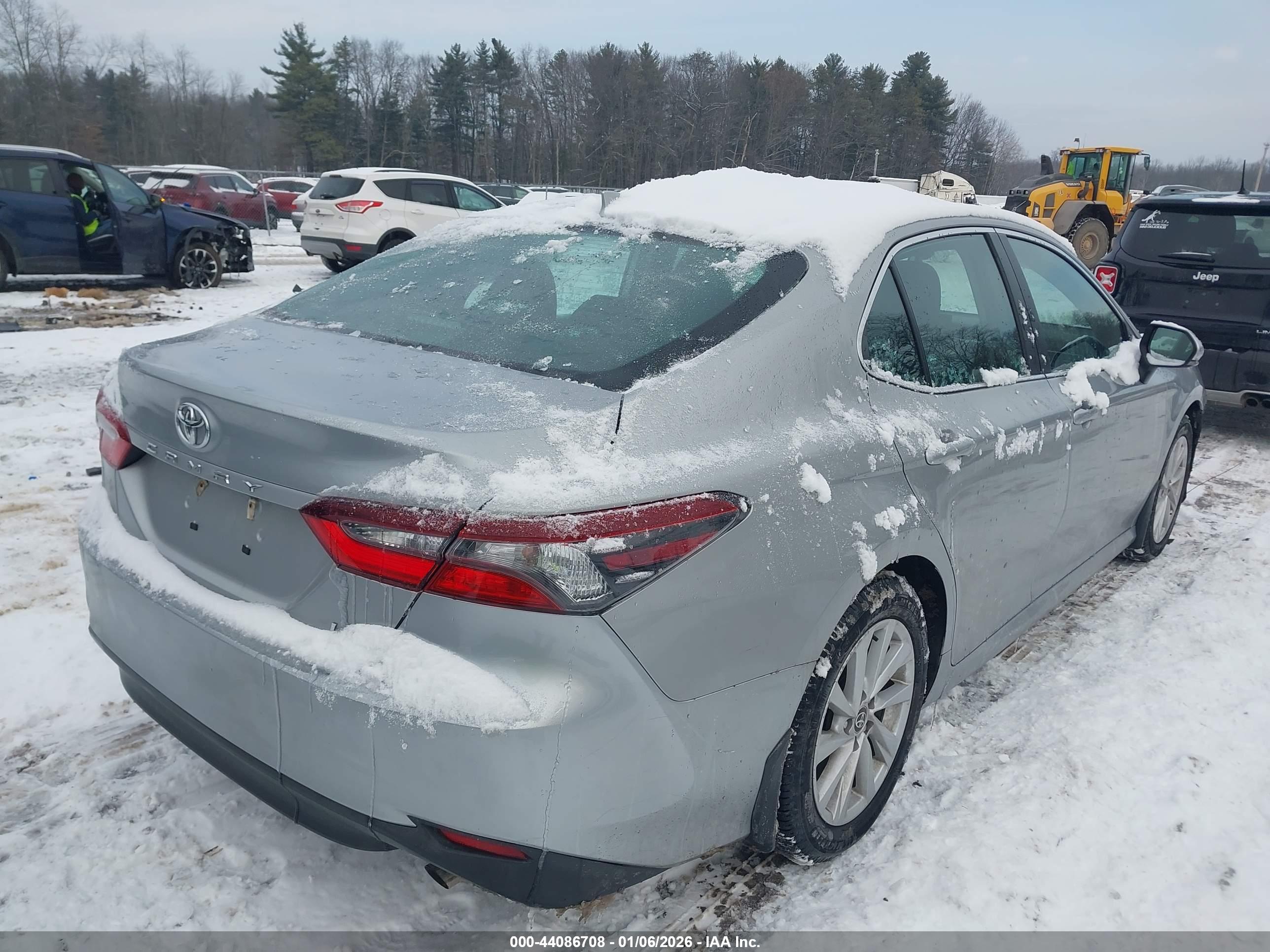 TOYOTA CAMRY image 4