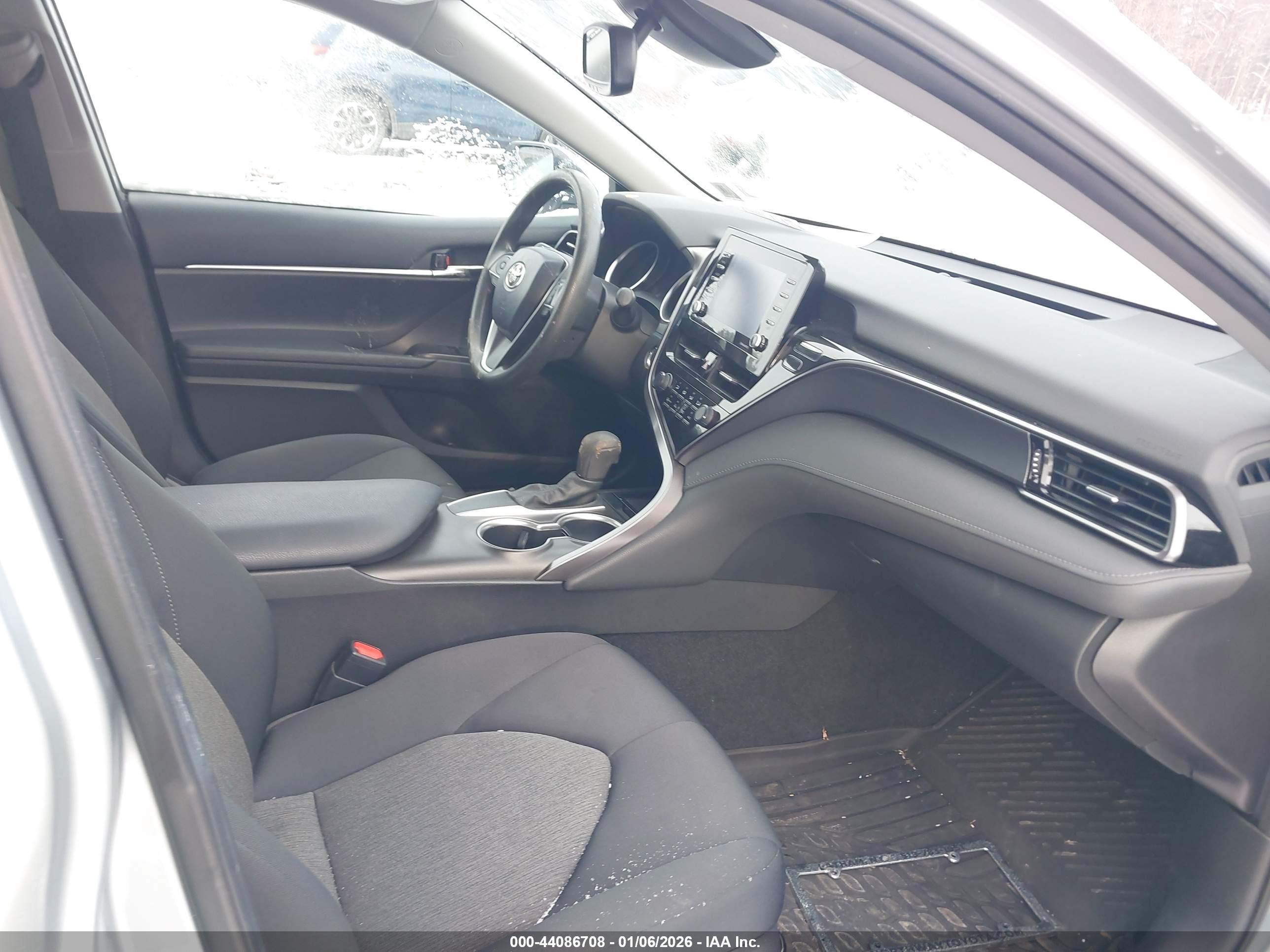 TOYOTA CAMRY image 5