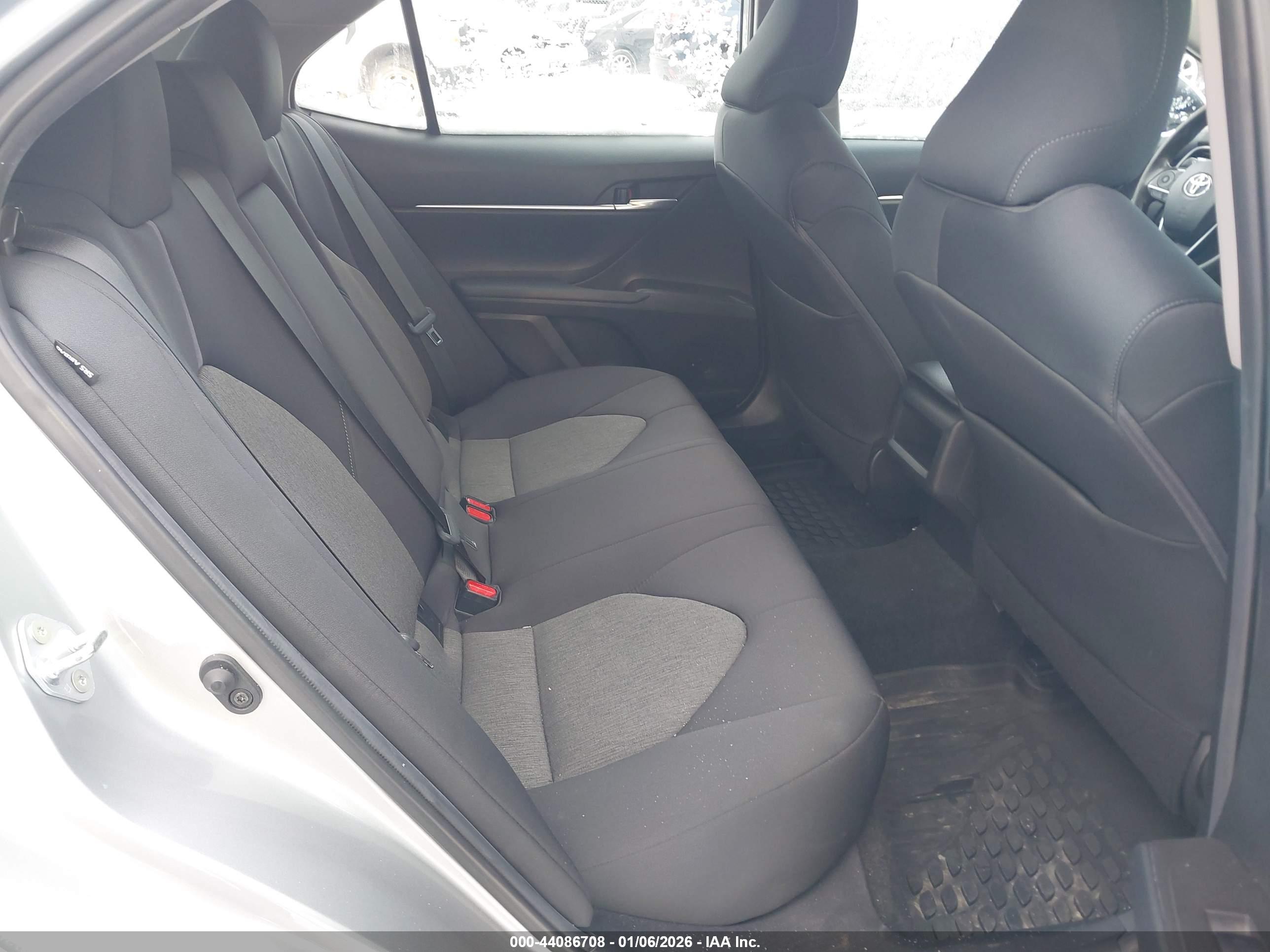 TOYOTA CAMRY image 8