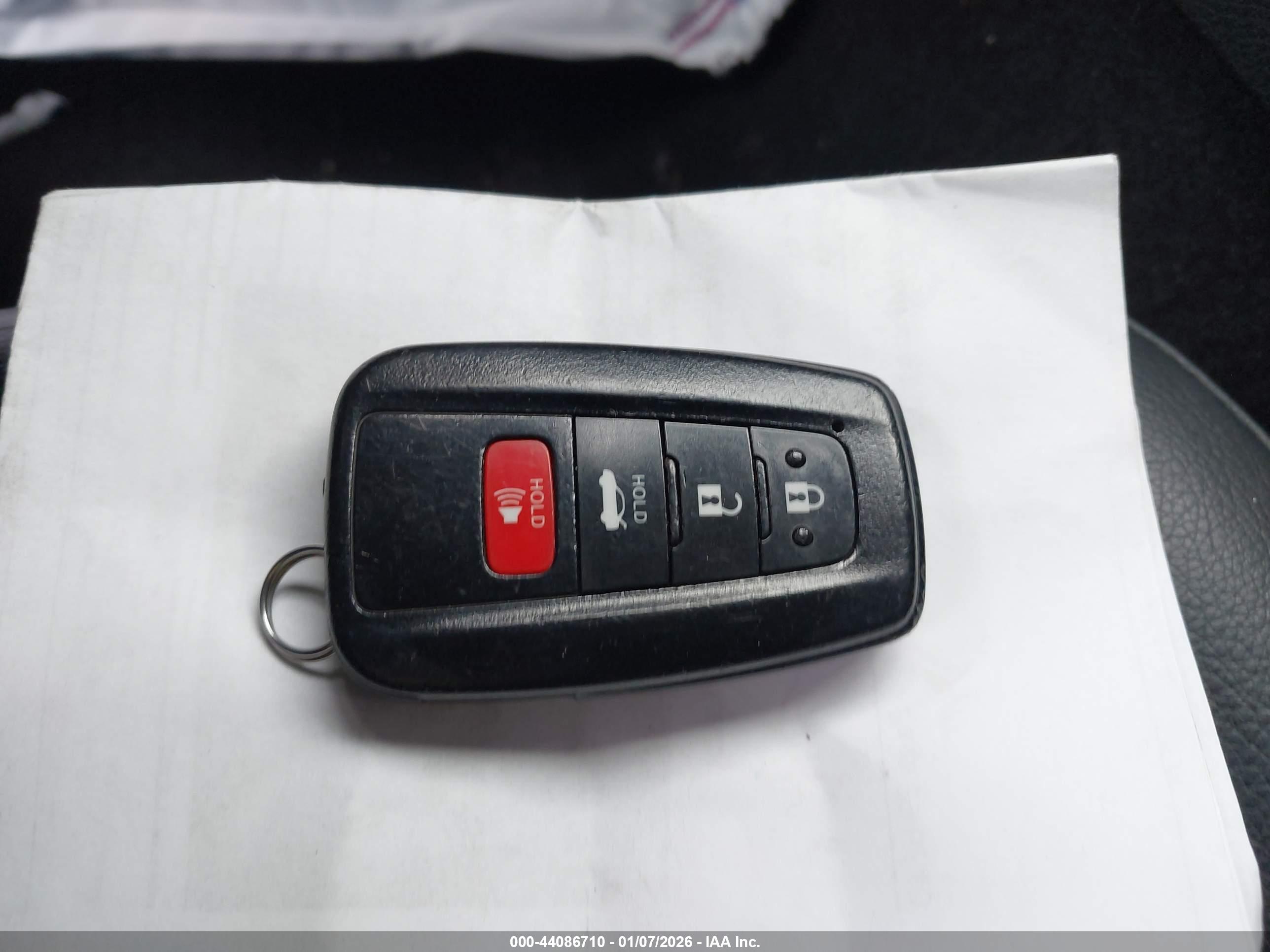 TOYOTA CAMRY image 11