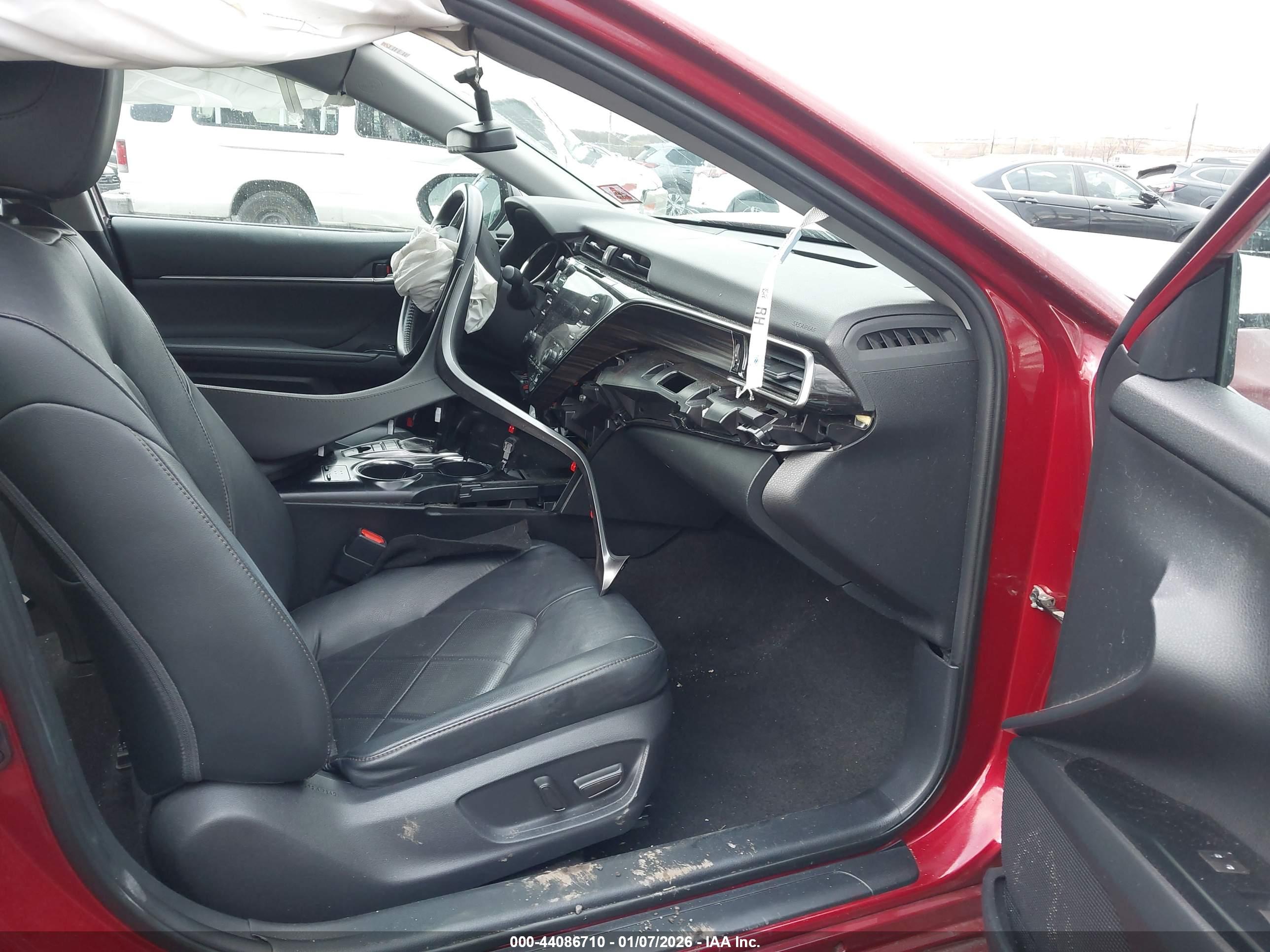 TOYOTA CAMRY image 5