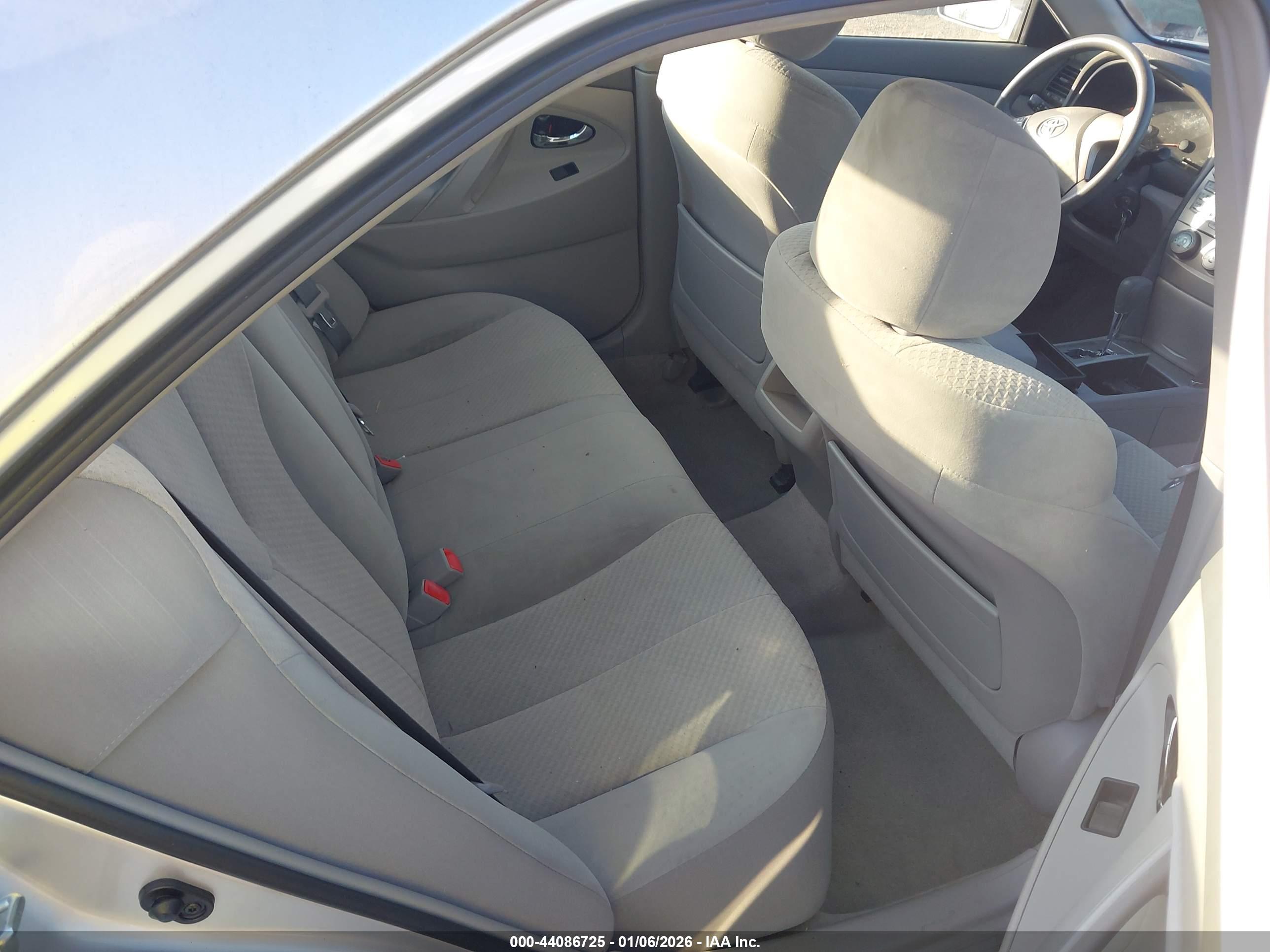 TOYOTA CAMRY image 8