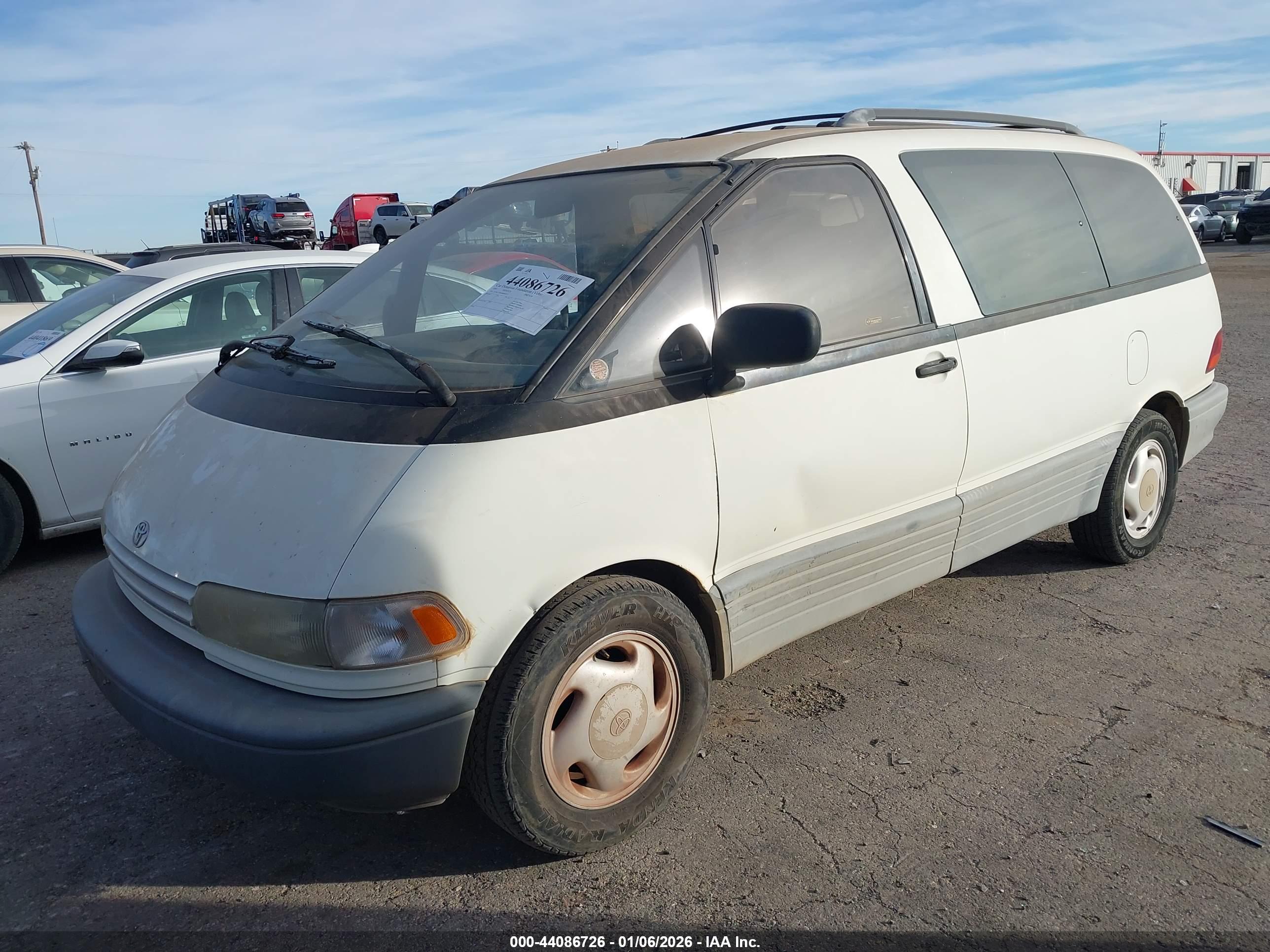 TOYOTA PREVIA image 2