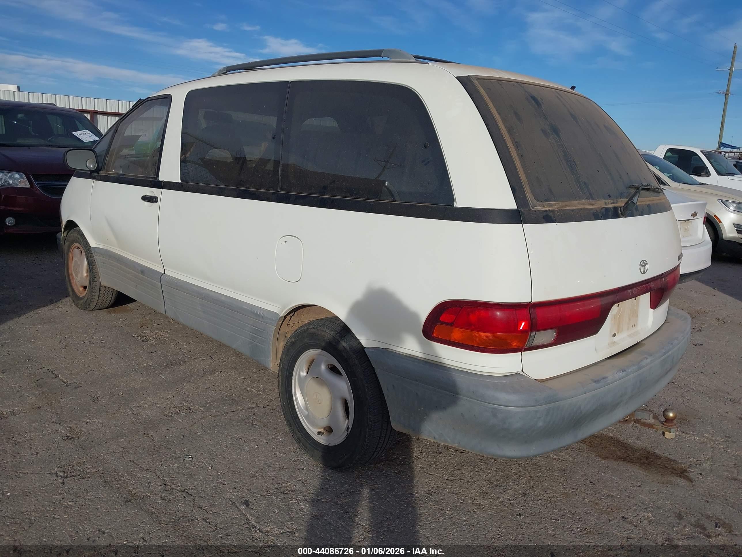 TOYOTA PREVIA image 3