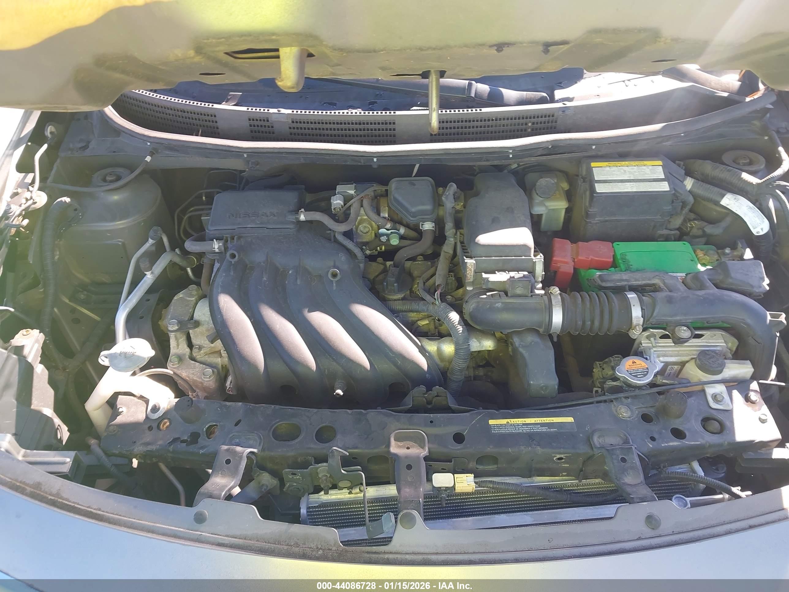 NISSAN VERSA image 10