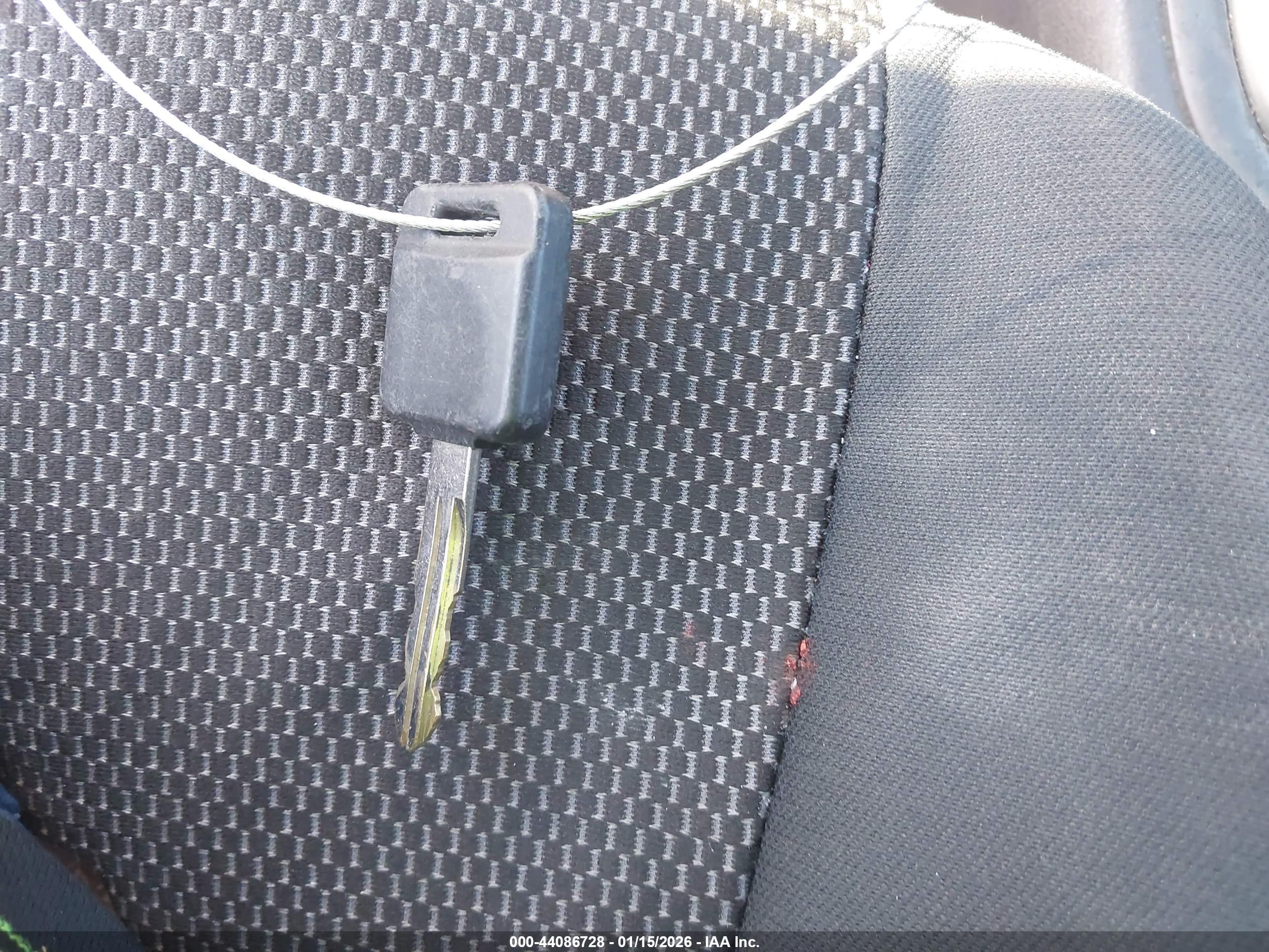 NISSAN VERSA image 11