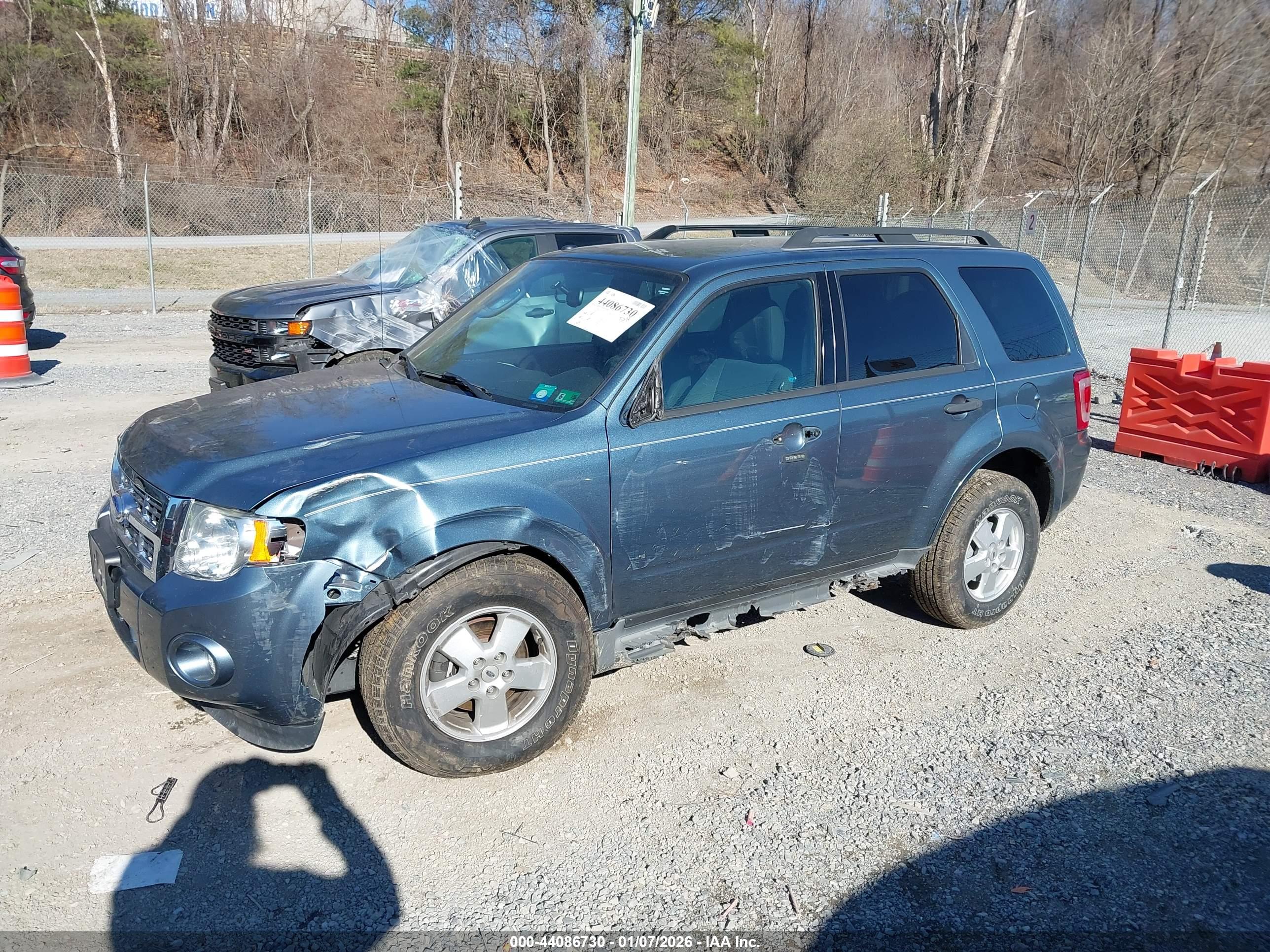 FORD ESCAPE image 2