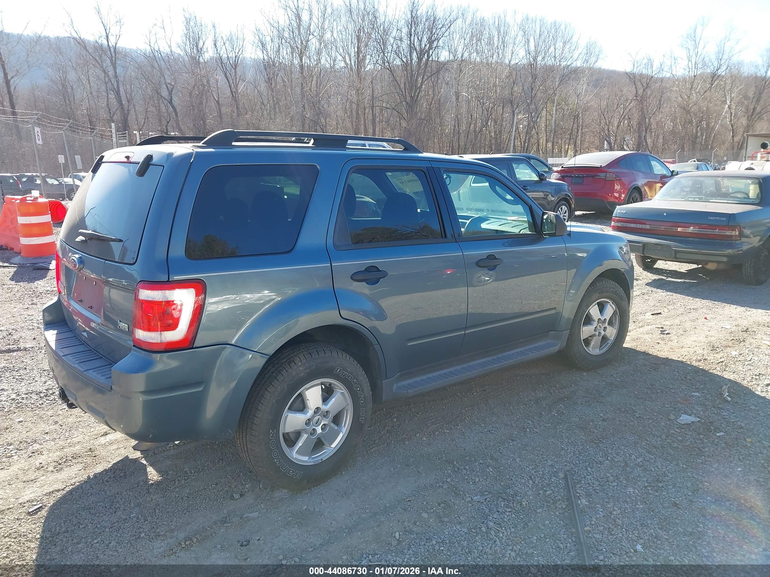 FORD ESCAPE image 4
