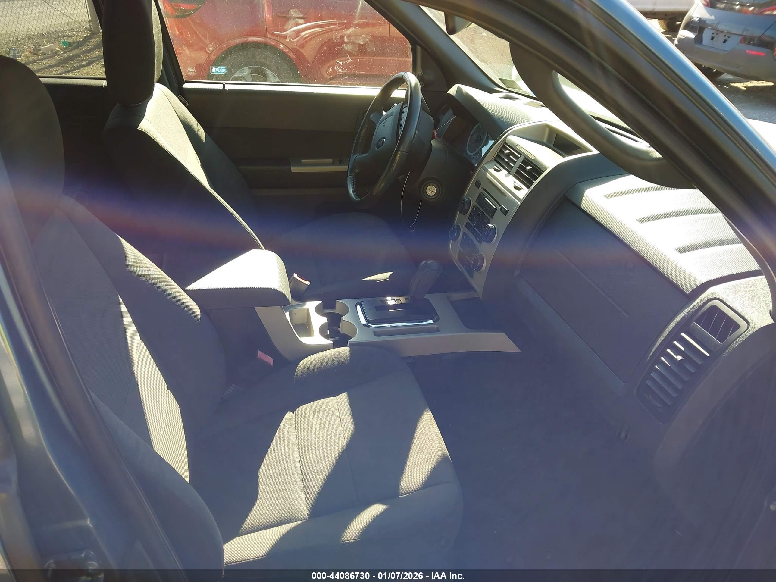 FORD ESCAPE image 5