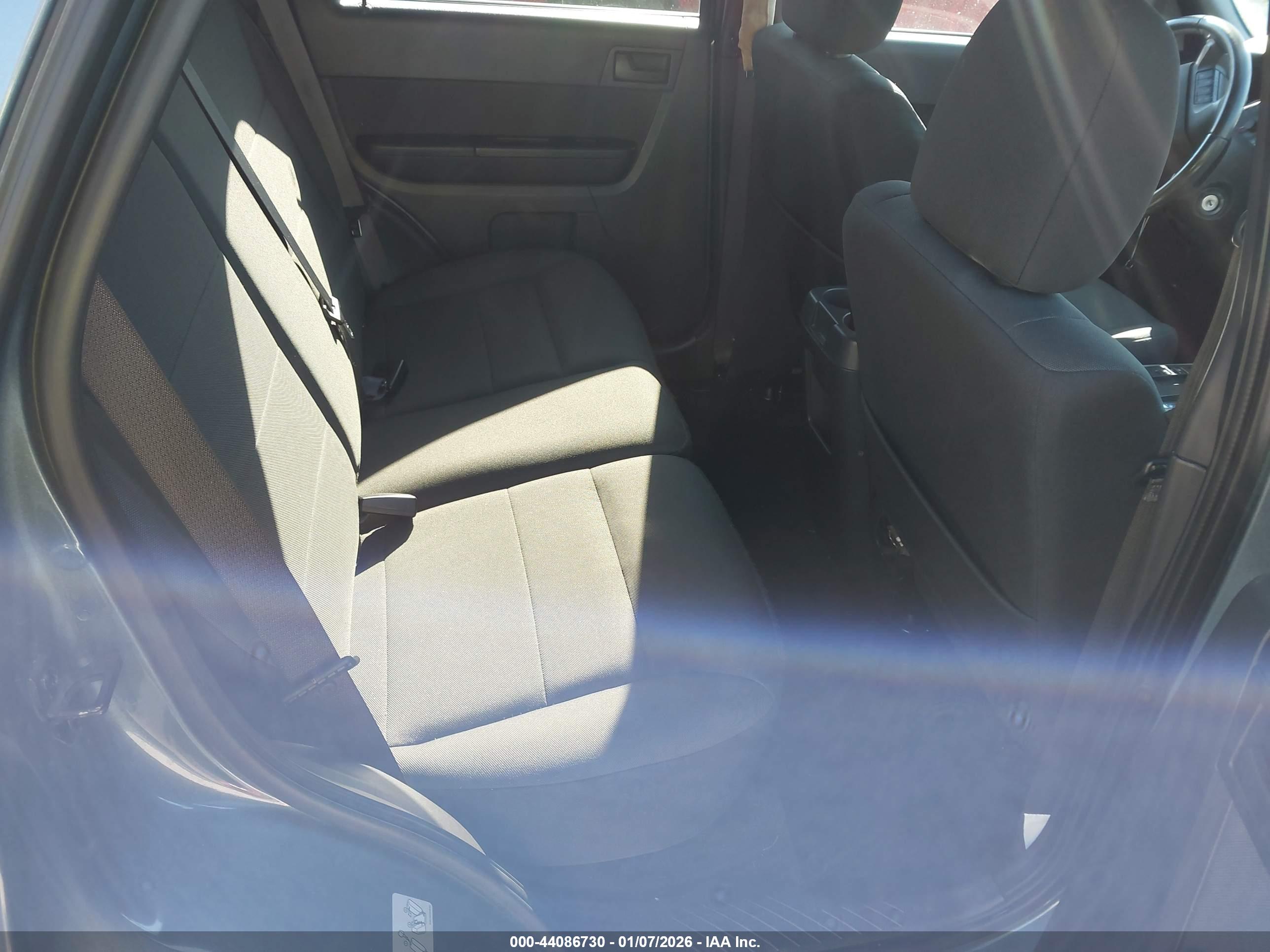 FORD ESCAPE image 8