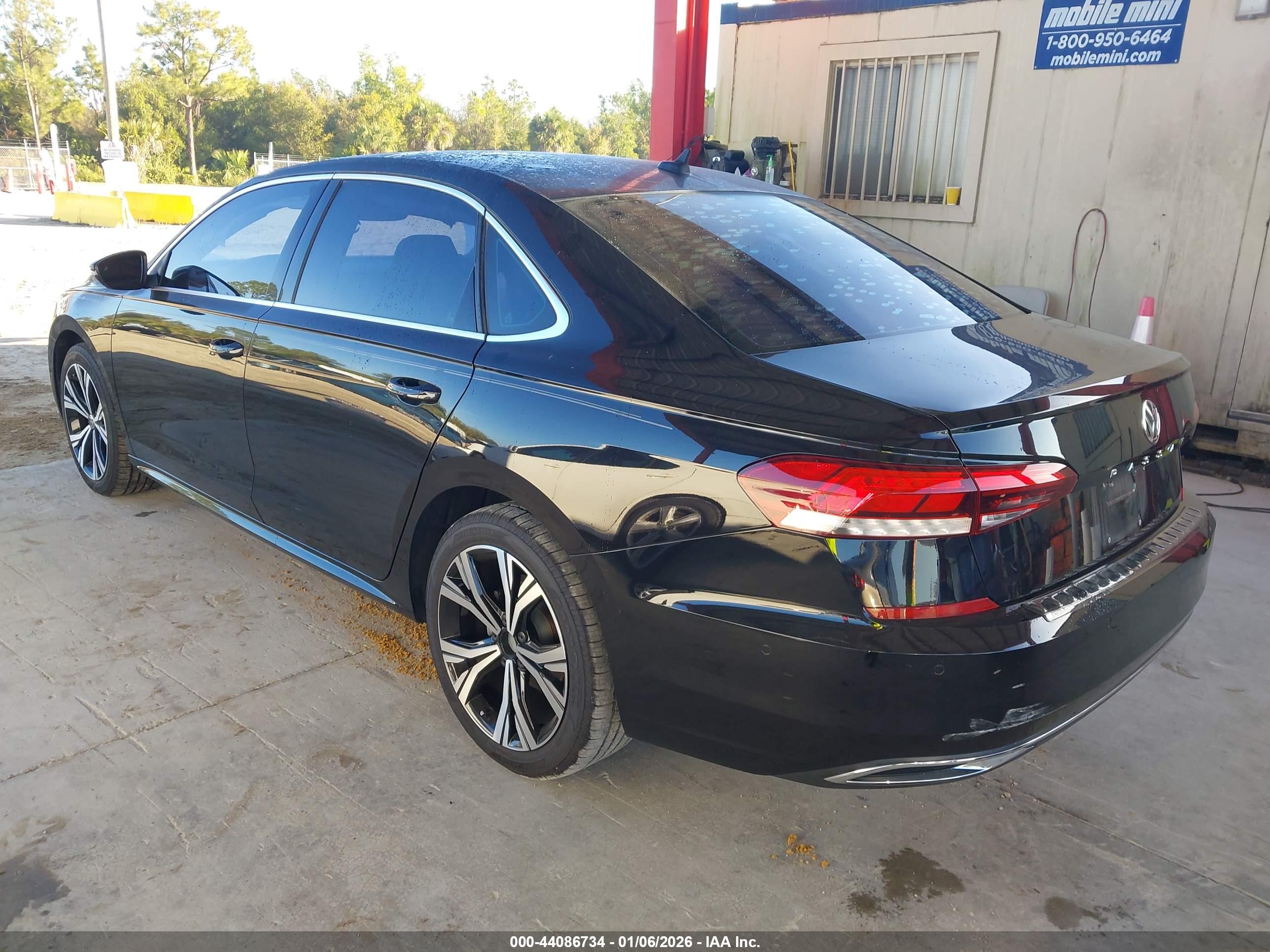 VOLKSWAGEN PASSAT image 3