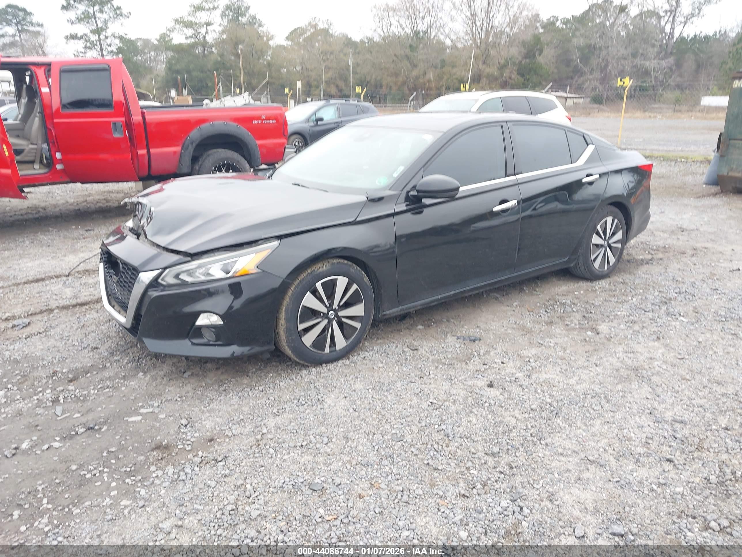NISSAN ALTIMA image 2