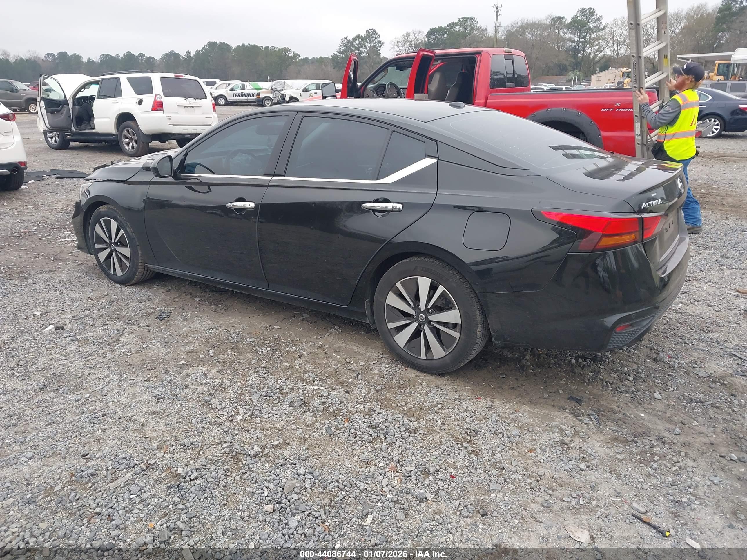 NISSAN ALTIMA image 3