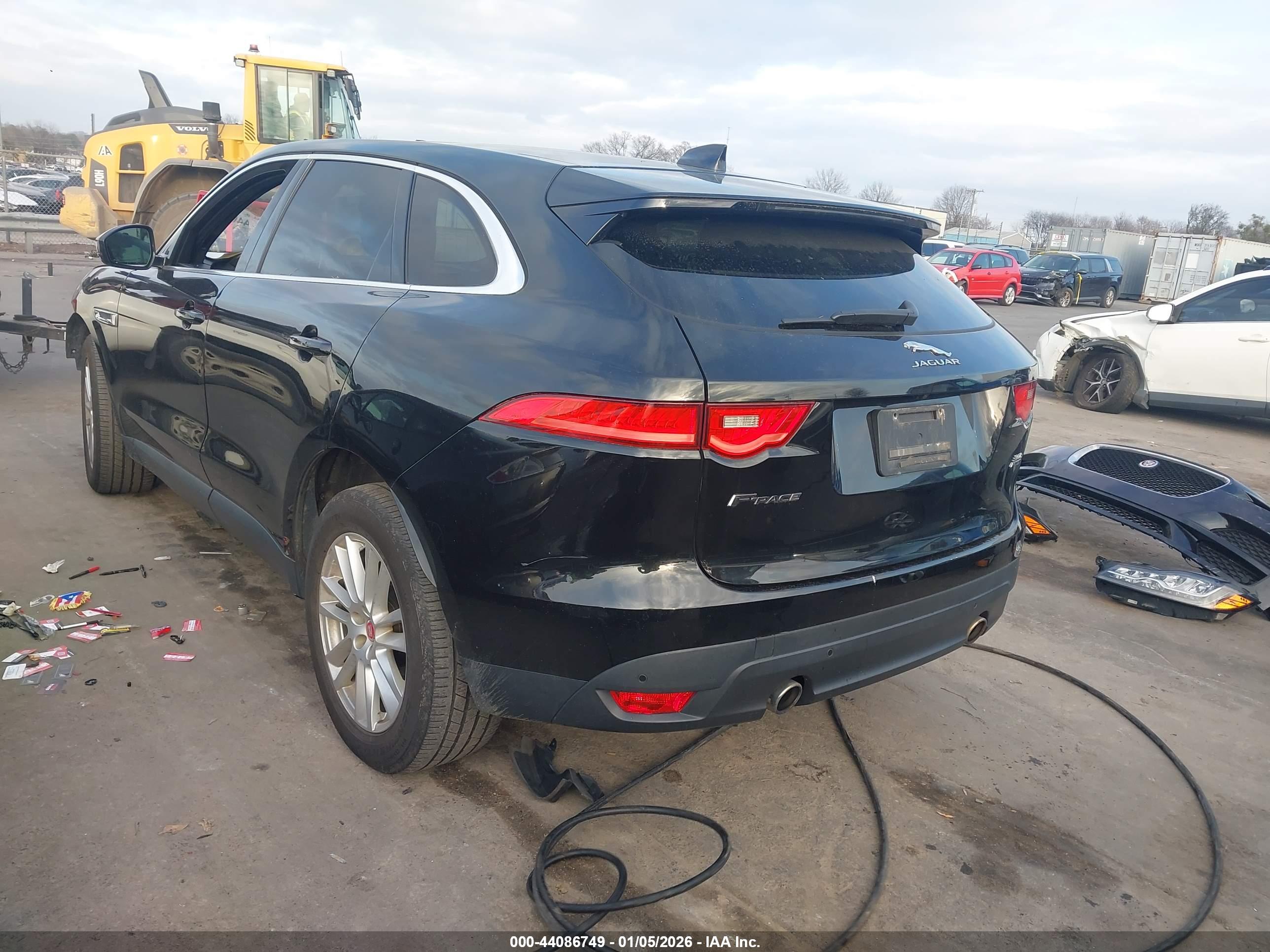 JAGUAR F-PACE image 3