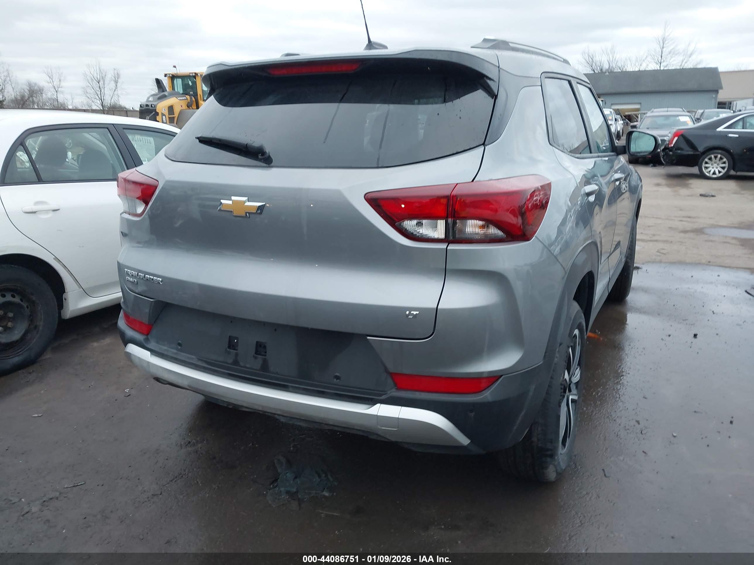 CHEVROLET TRAILBLAZER image 4