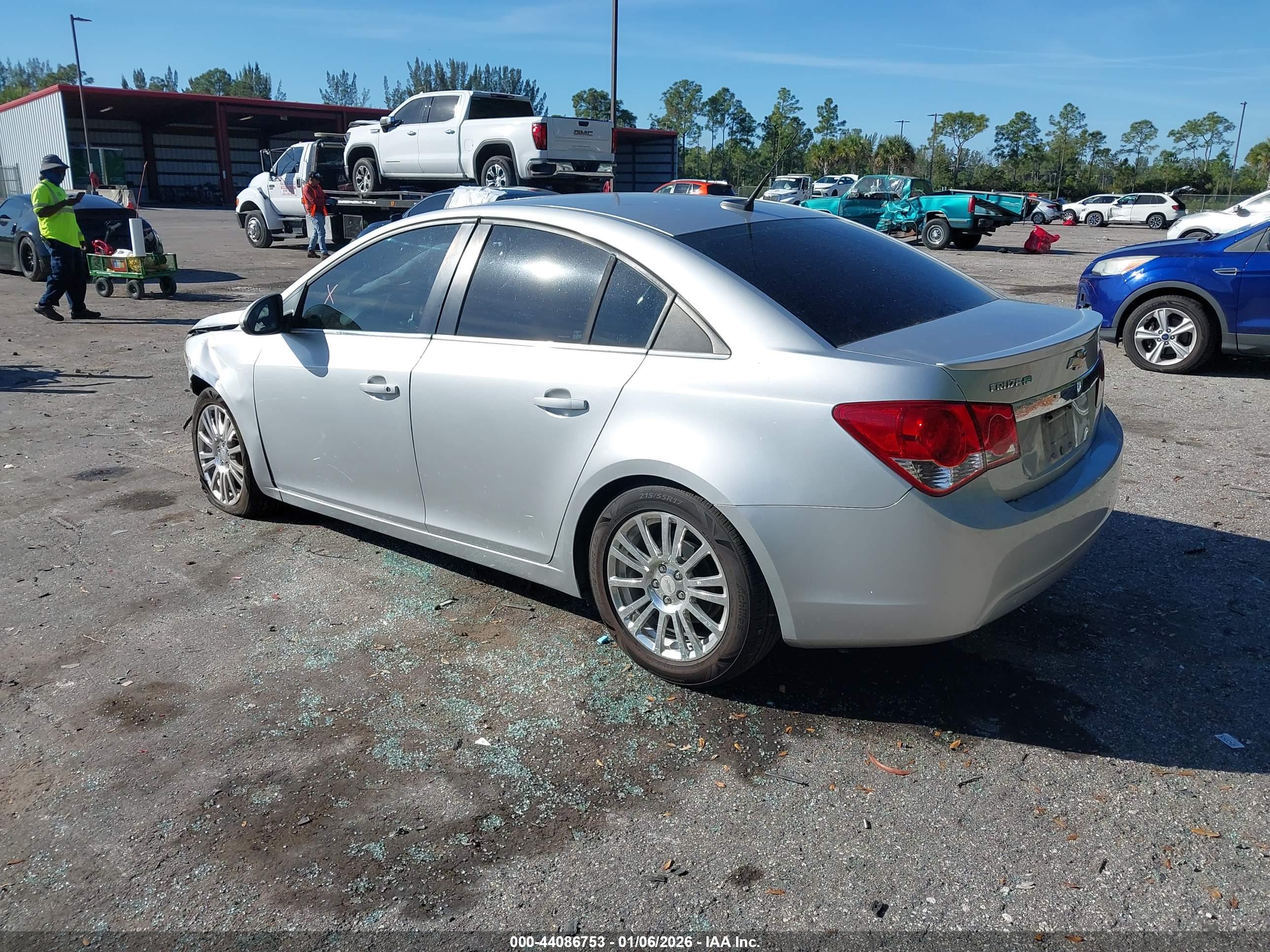 CHEVROLET CRUZE image 3
