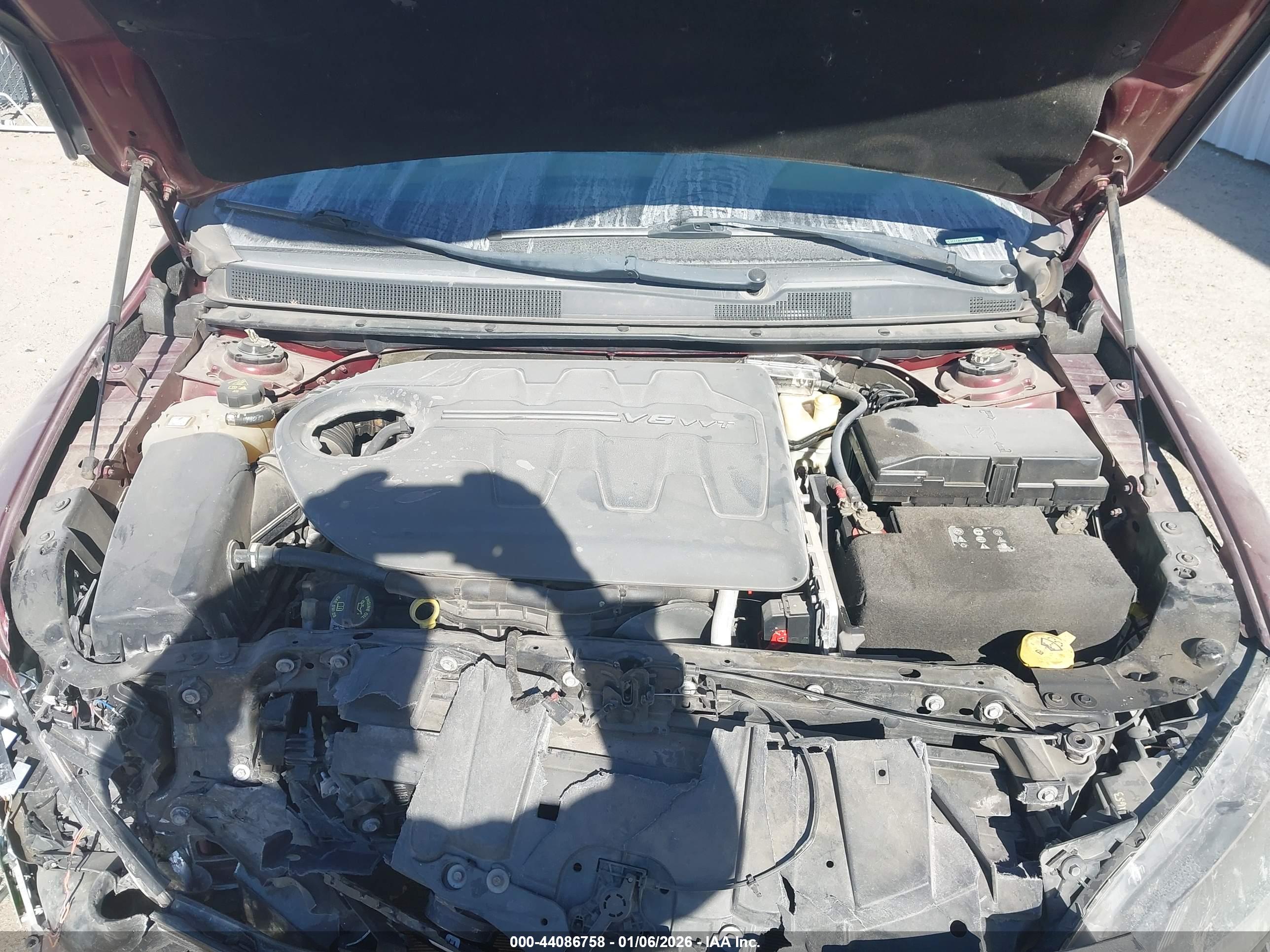 CHRYSLER 200 image 10
