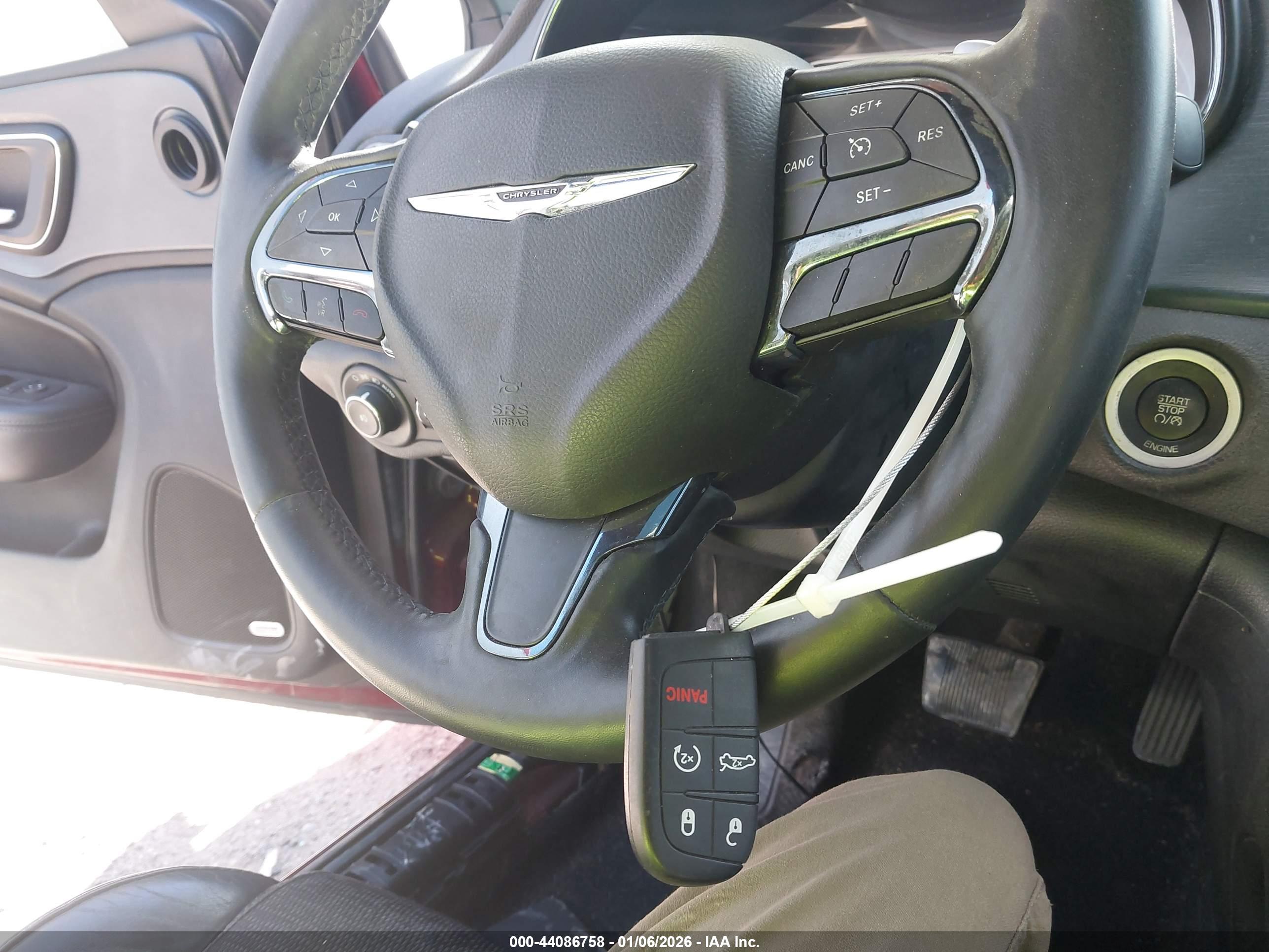 CHRYSLER 200 image 11