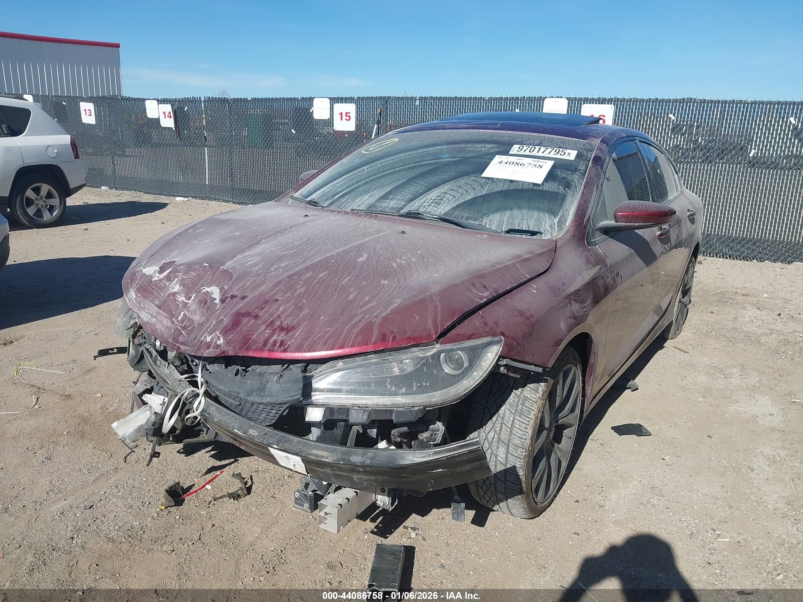 CHRYSLER 200 image 2