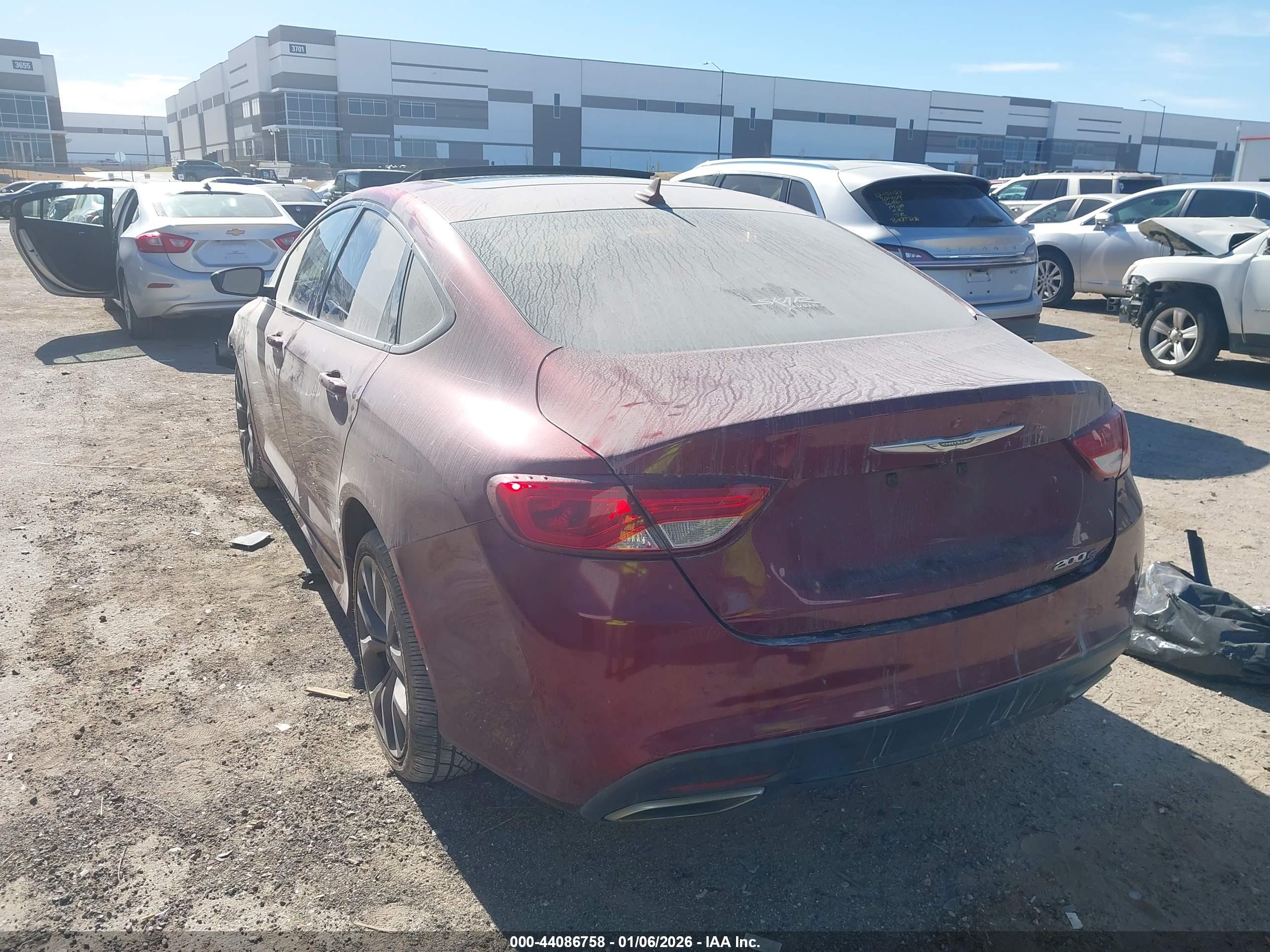 CHRYSLER 200 image 3