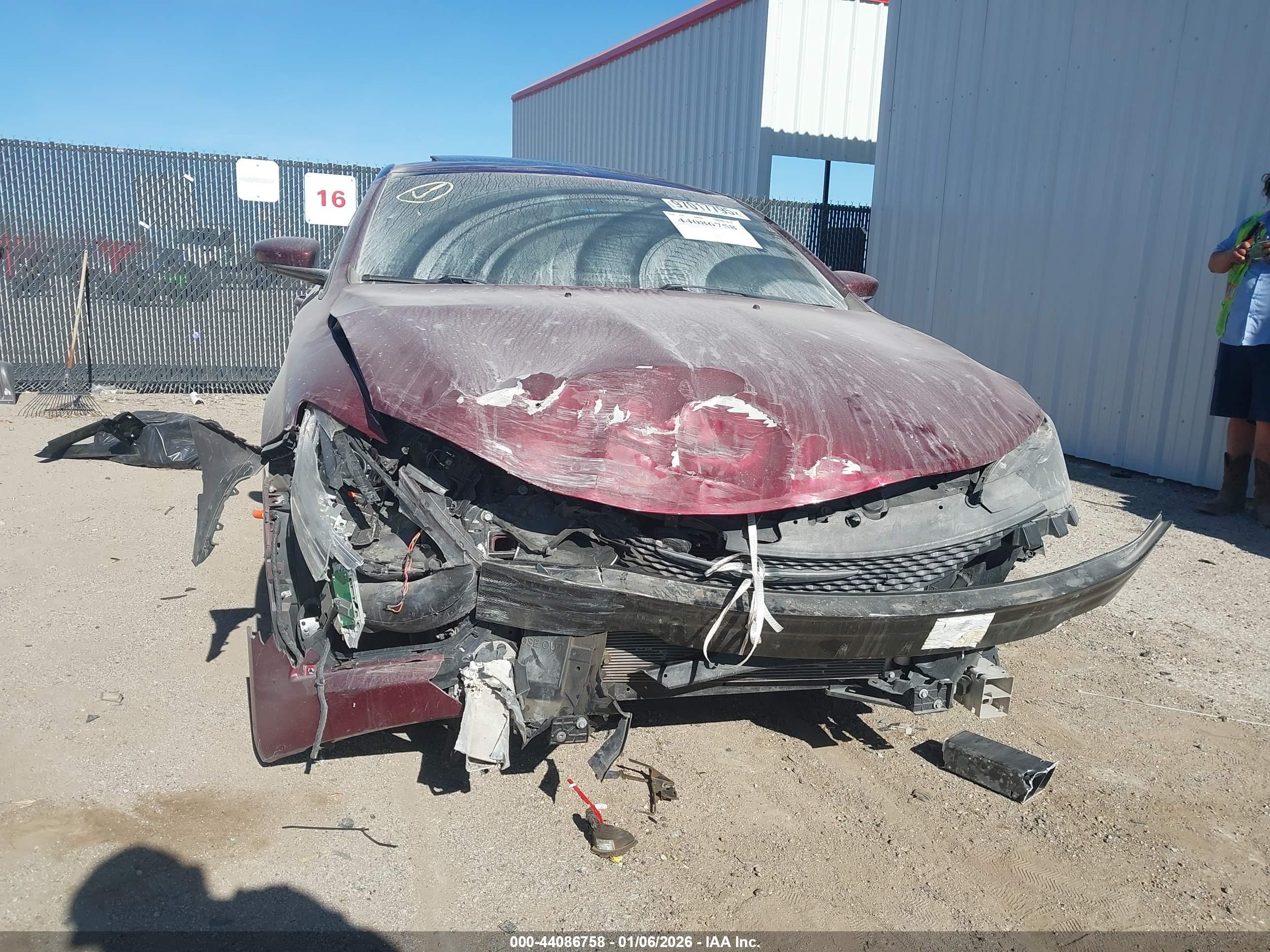 CHRYSLER 200 image 6