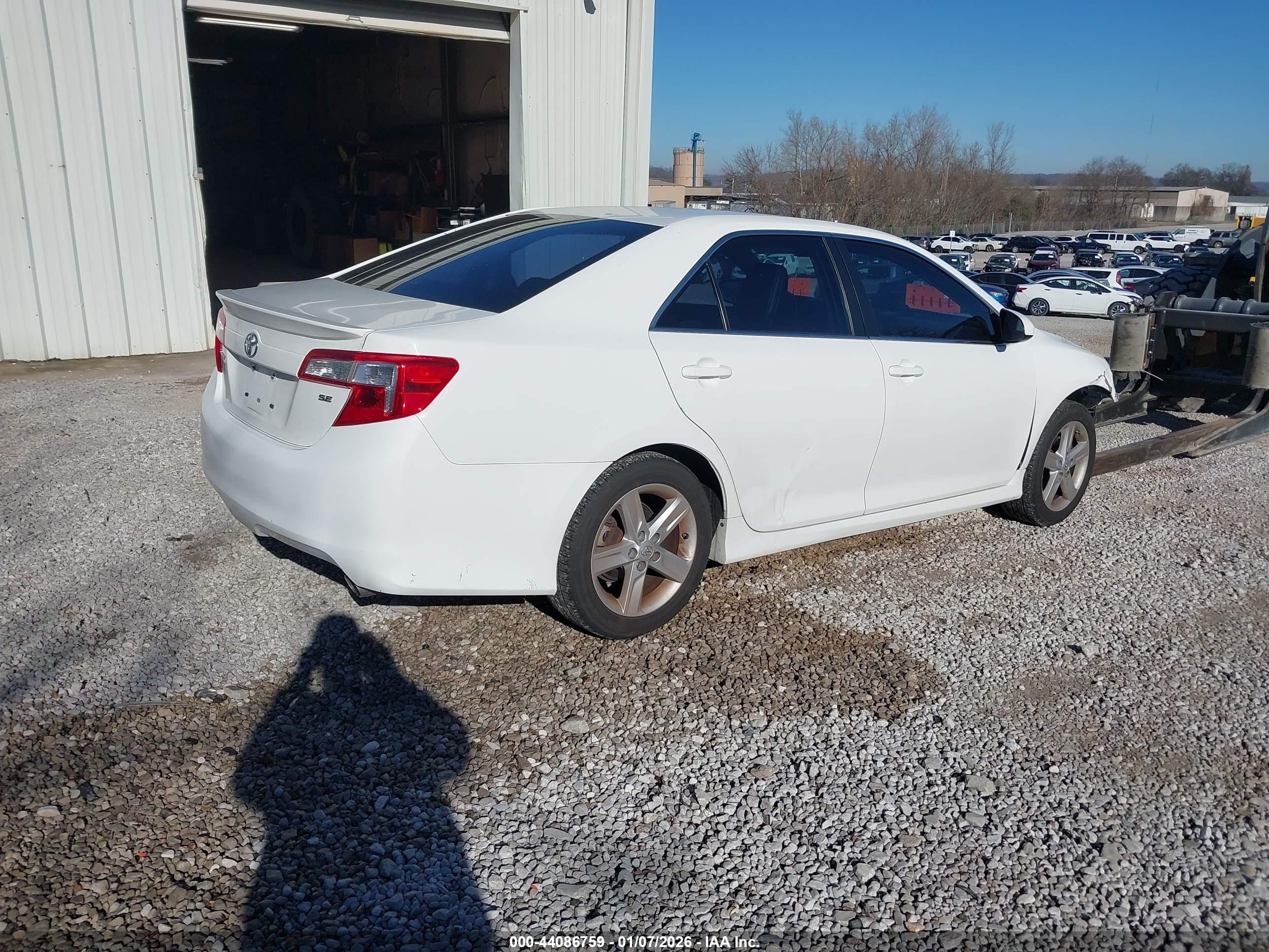 TOYOTA CAMRY image 4