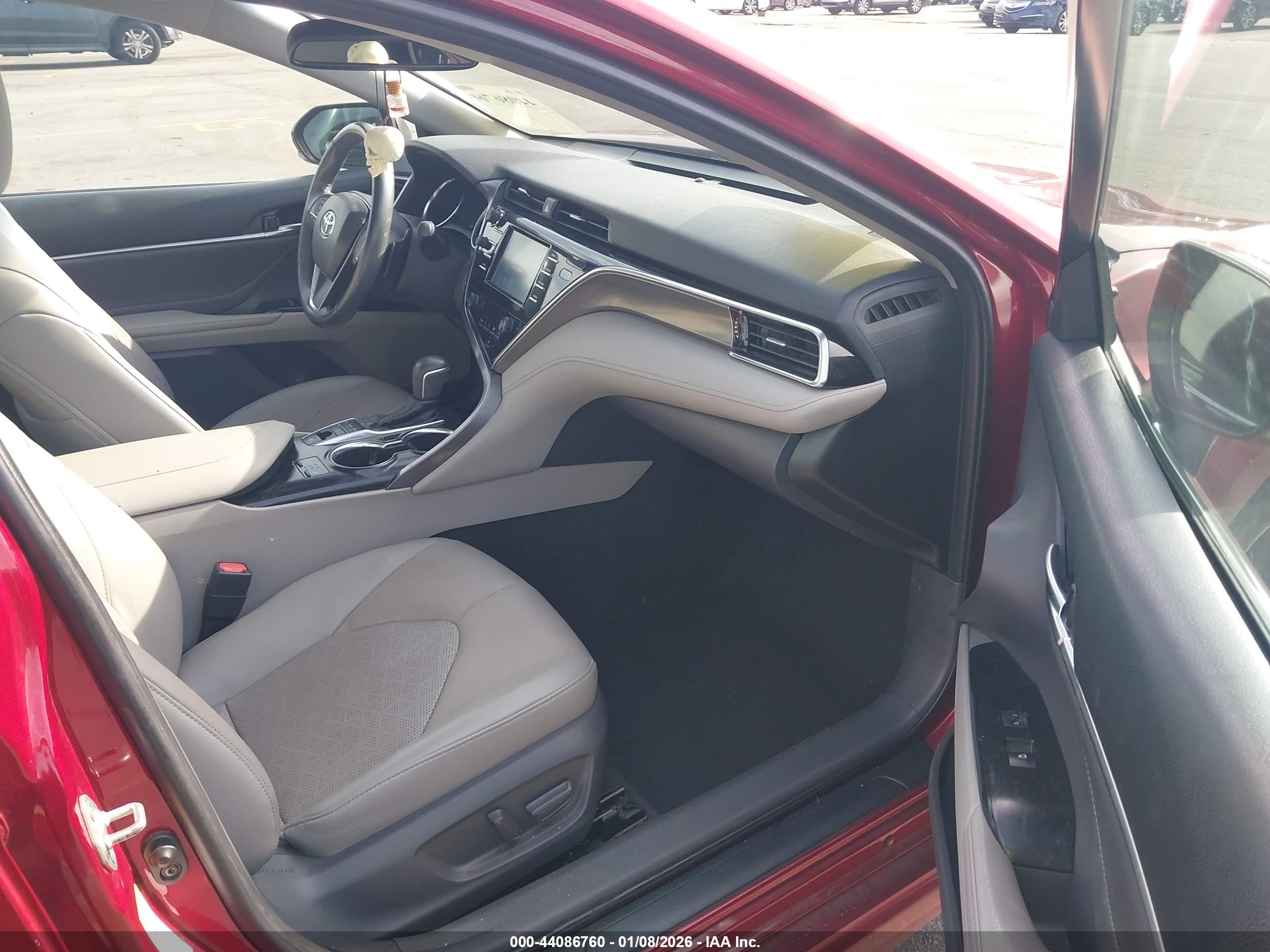 TOYOTA CAMRY image 5