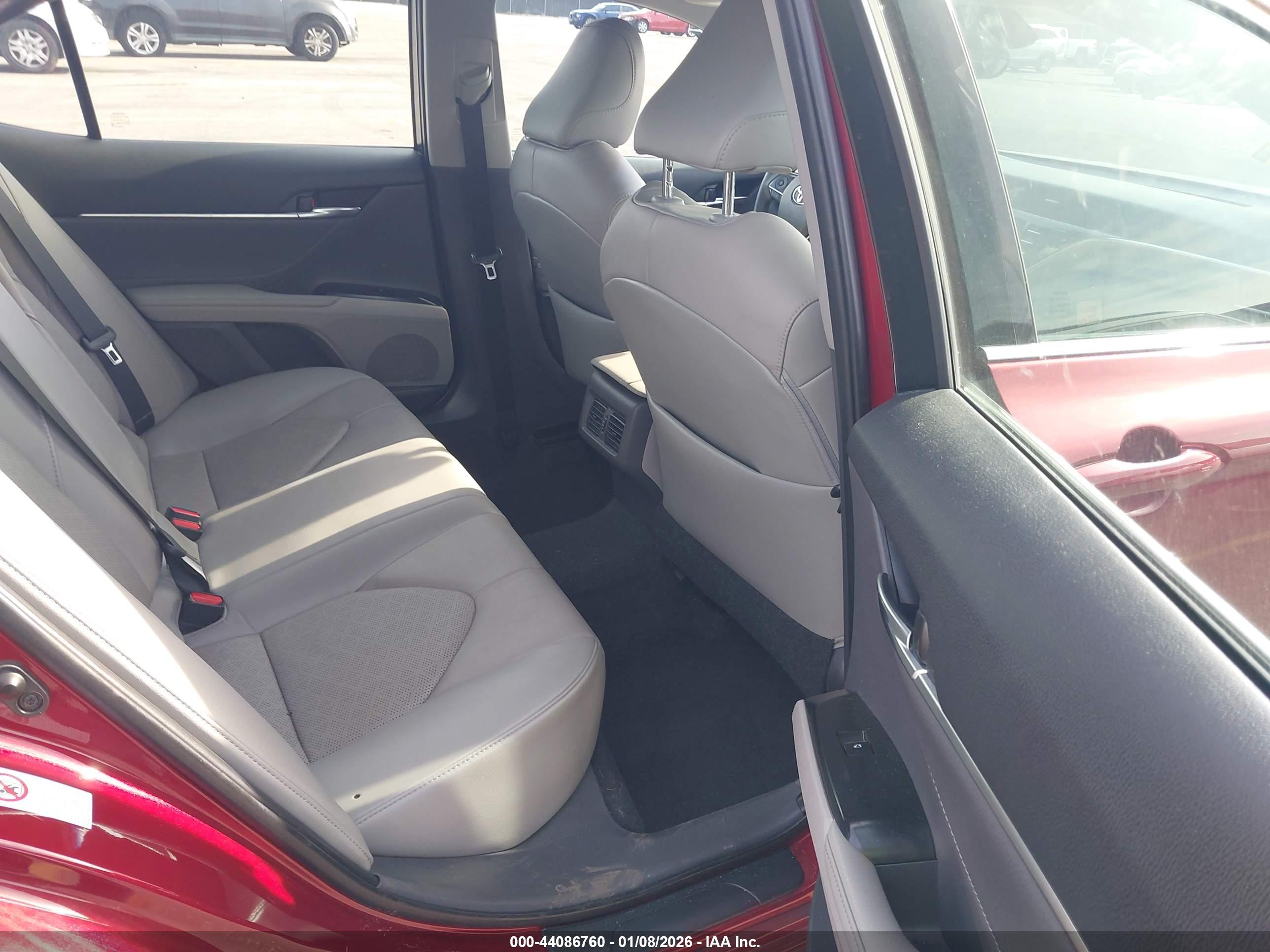 TOYOTA CAMRY image 8