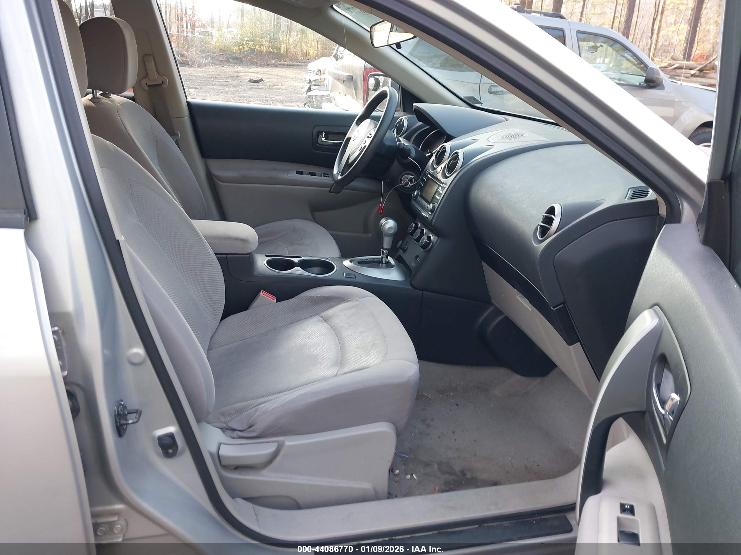 NISSAN ROGUE image 5