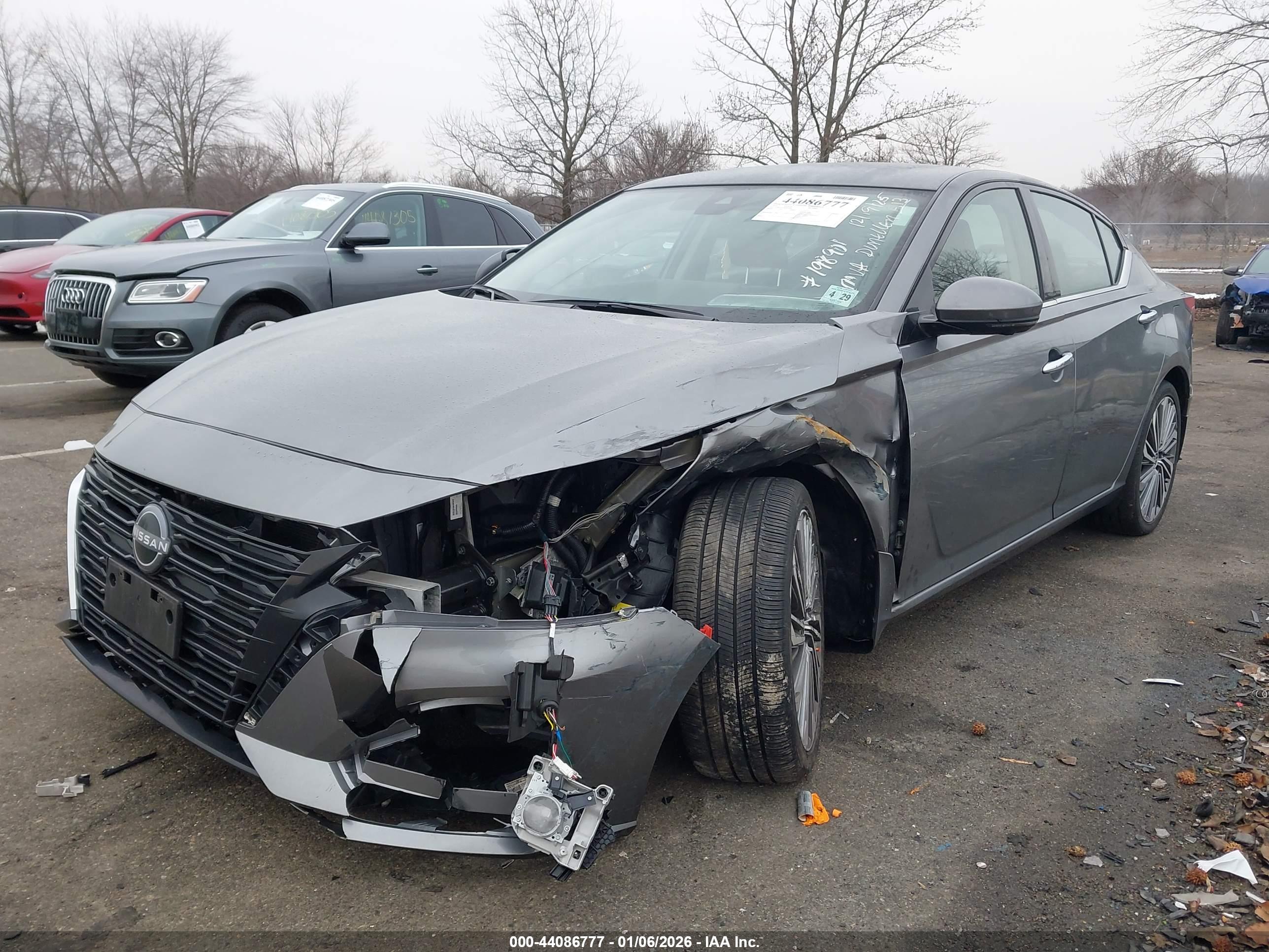 NISSAN ALTIMA image 2