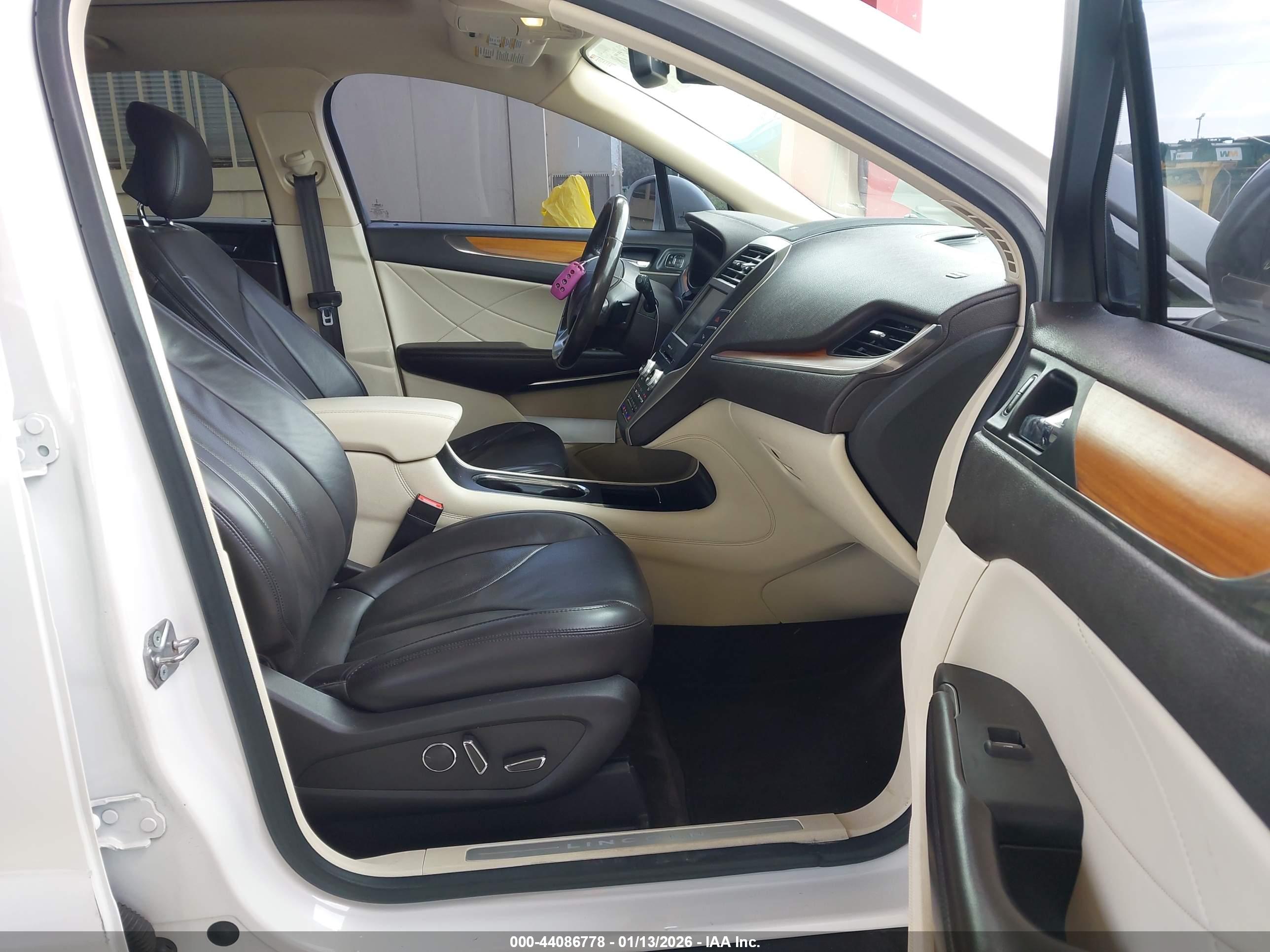 LINCOLN MKC image 5