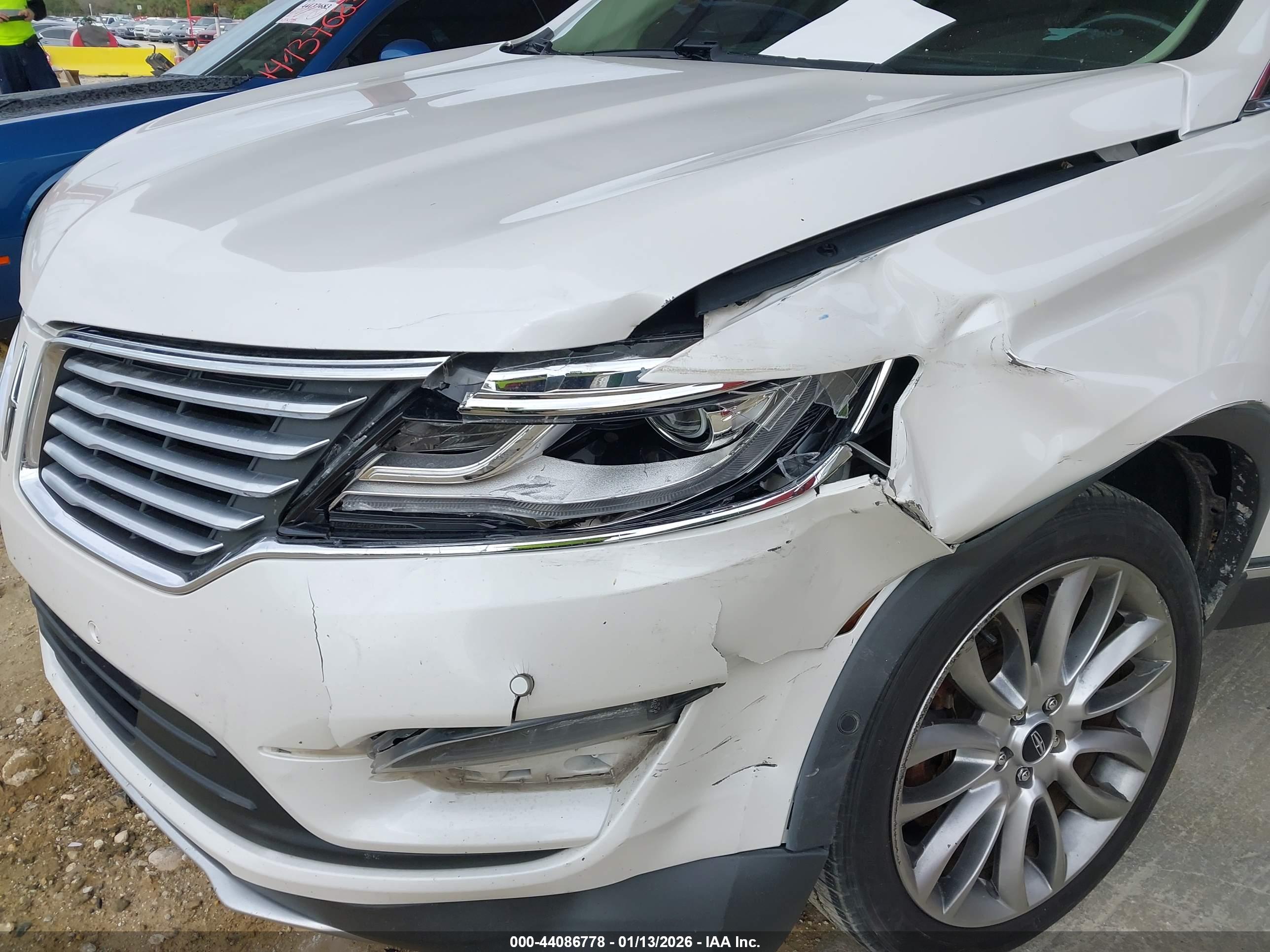 LINCOLN MKC image 6