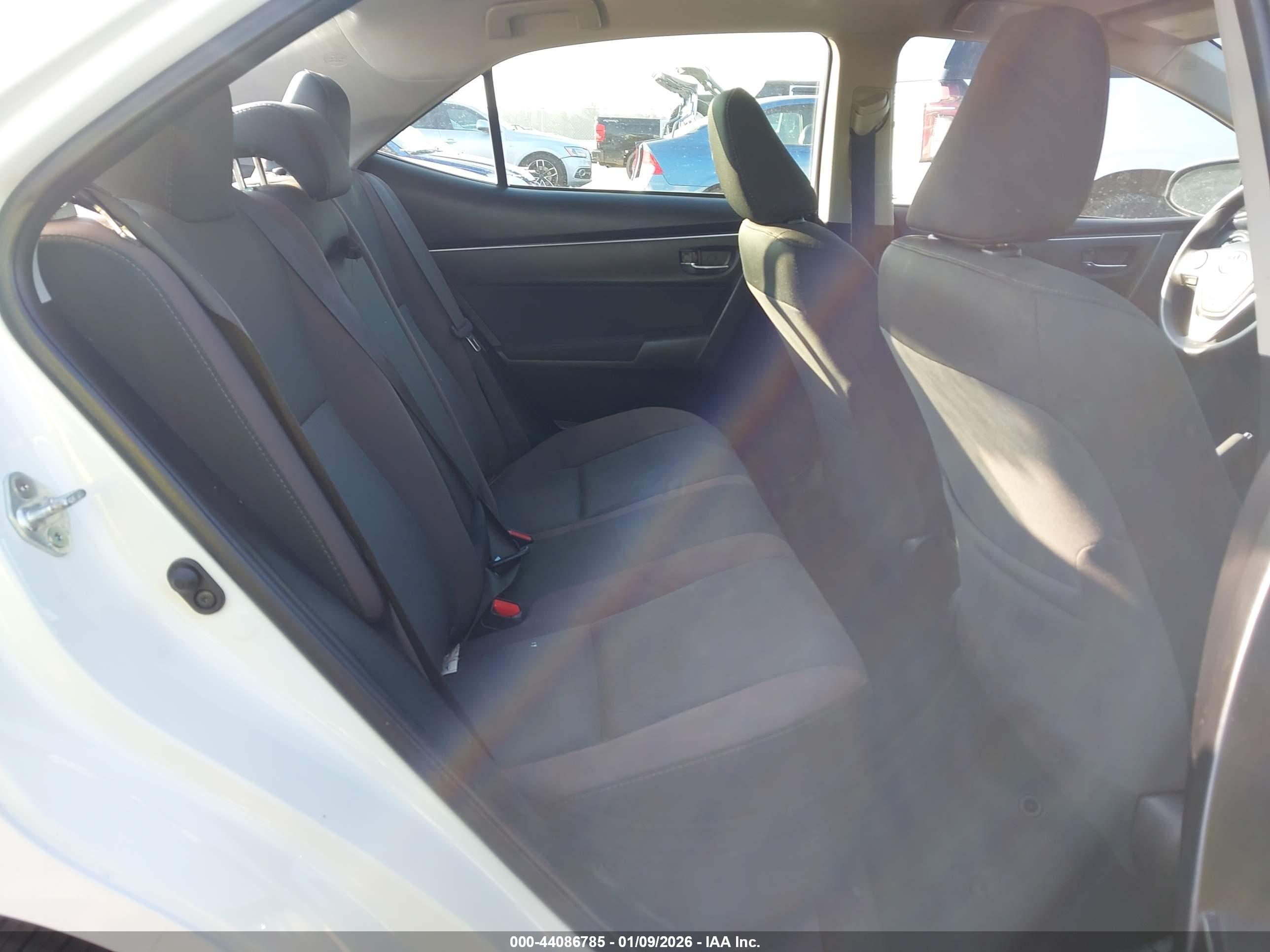 TOYOTA COROLLA image 8