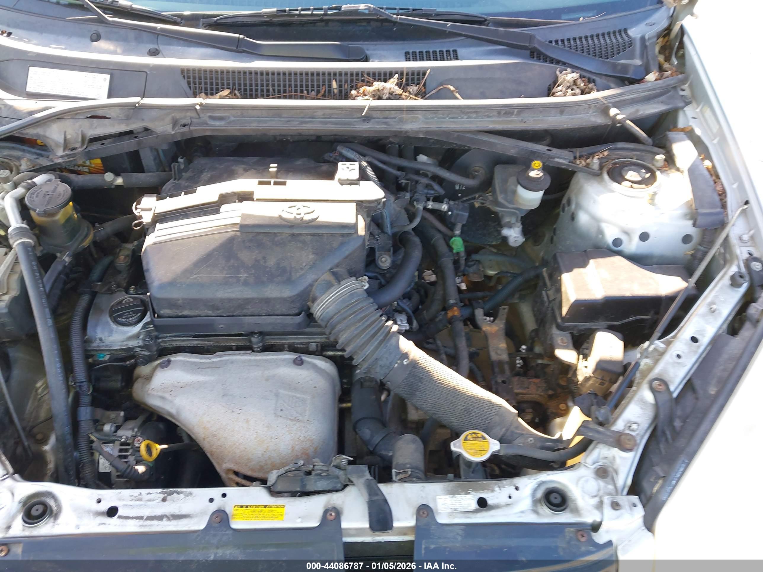 TOYOTA RAV4 image 10