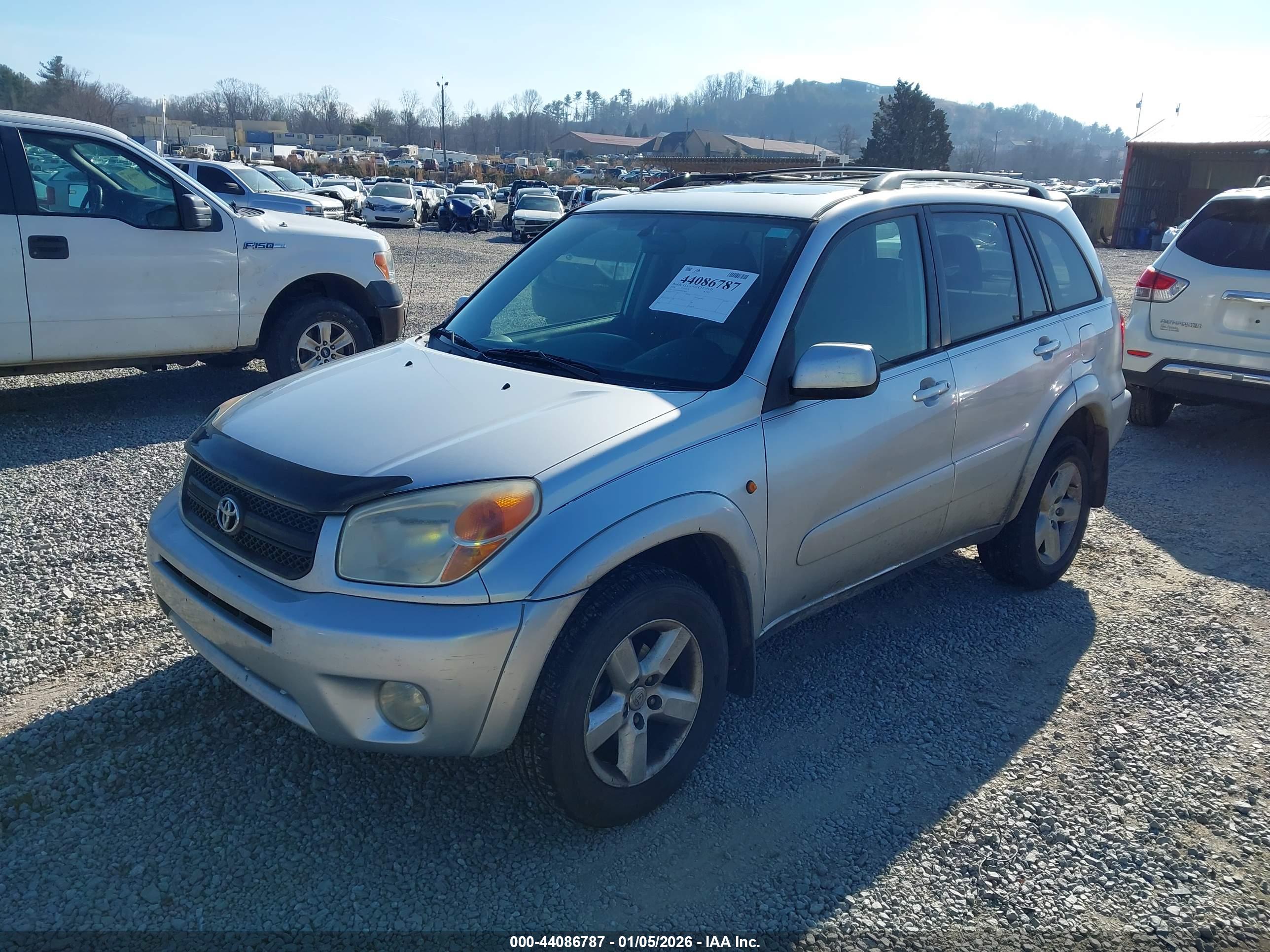 TOYOTA RAV4 image 2