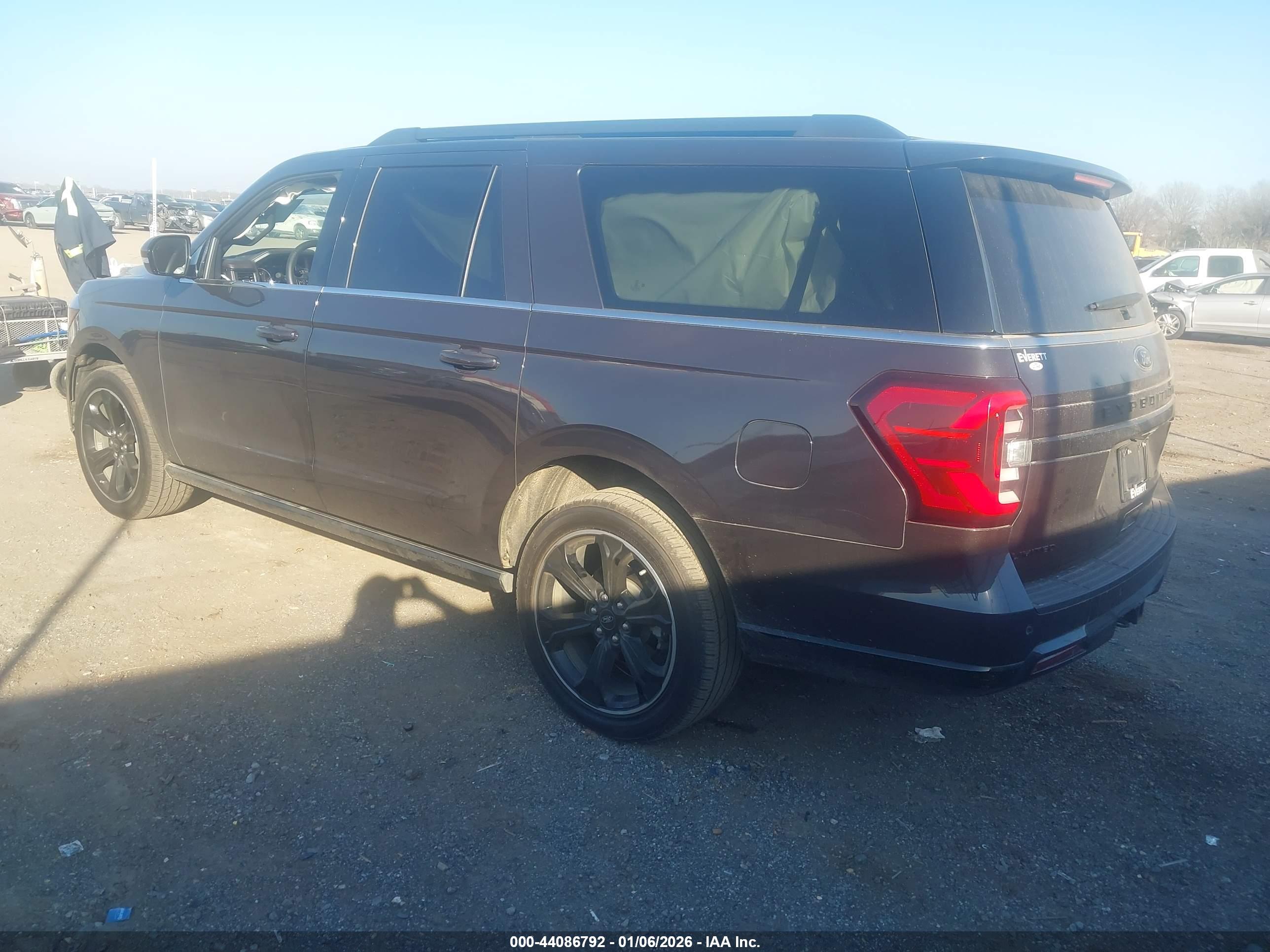 FORD EXPEDITION image 3